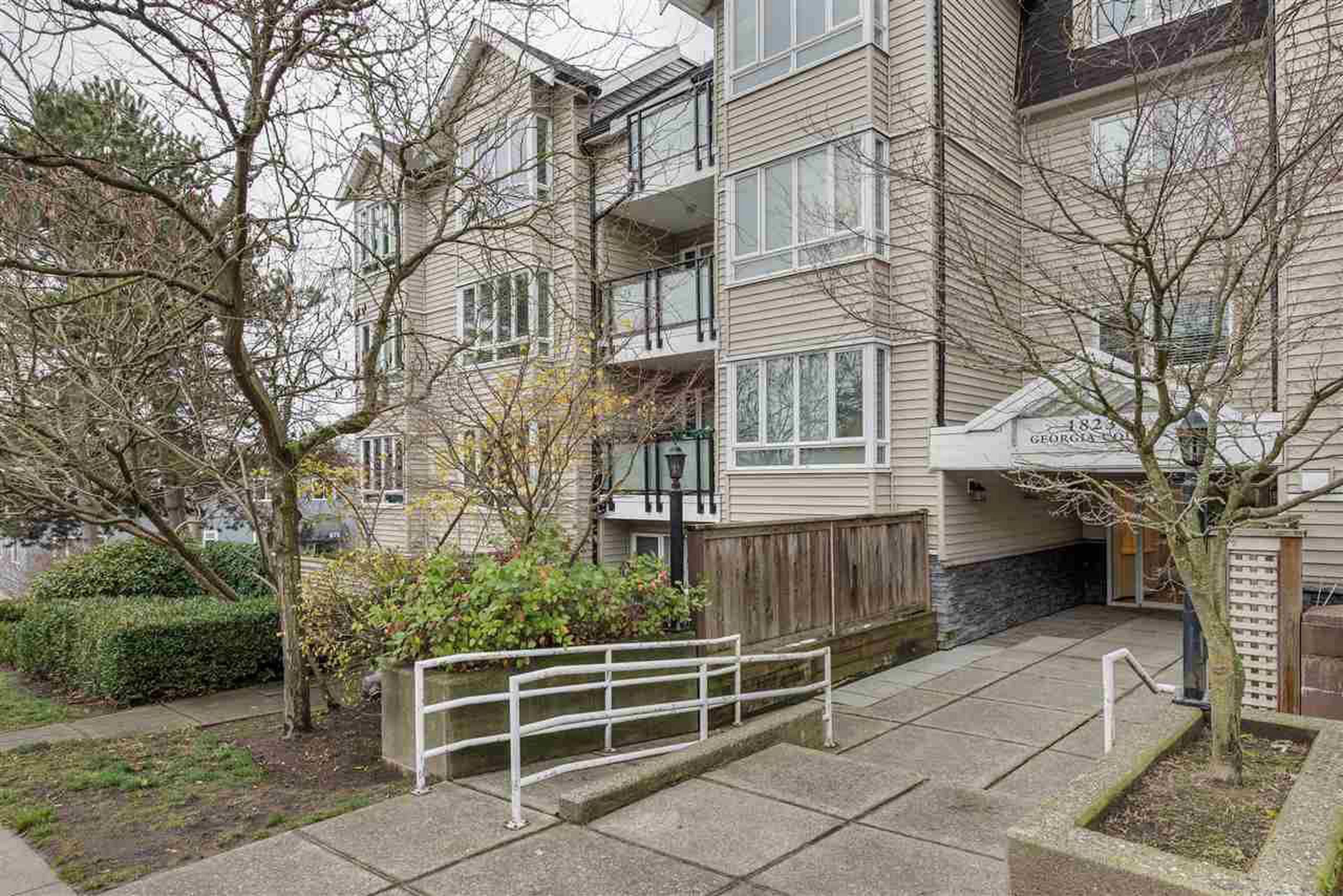 Court 1823 Street E Apartments for Rent Vancouver