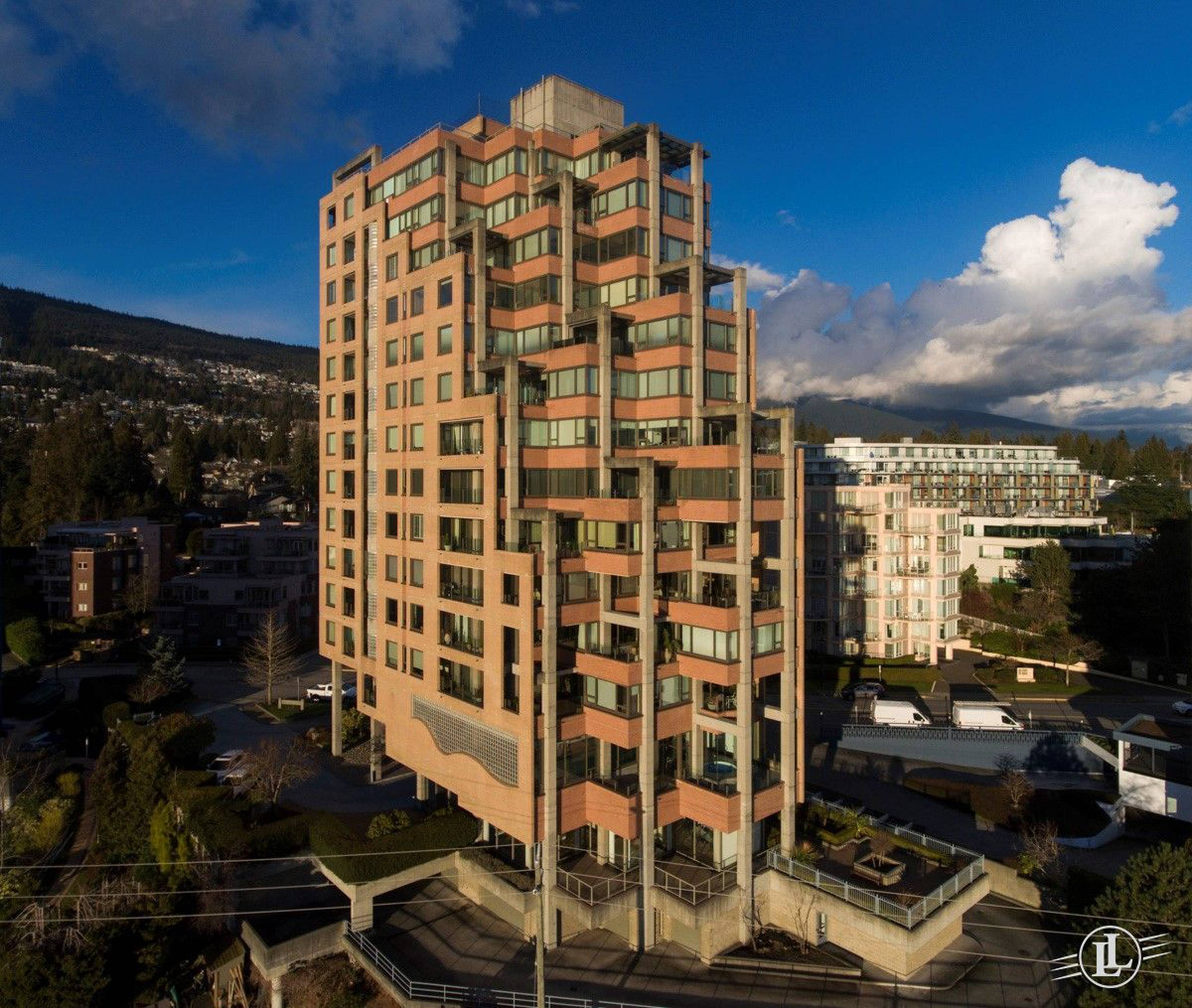 Les Terraces Apartment Building