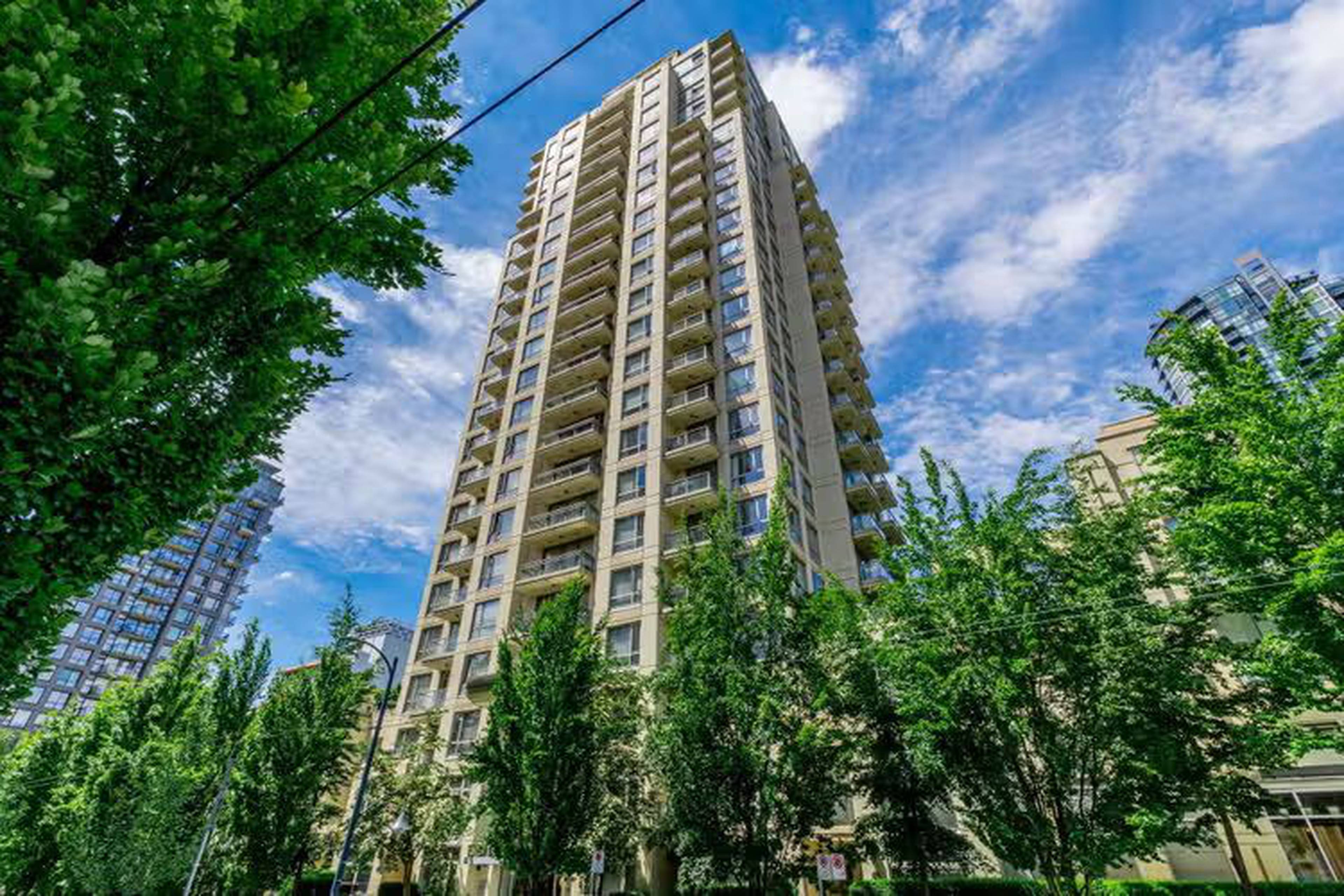 1227 Richards St Apartment Building