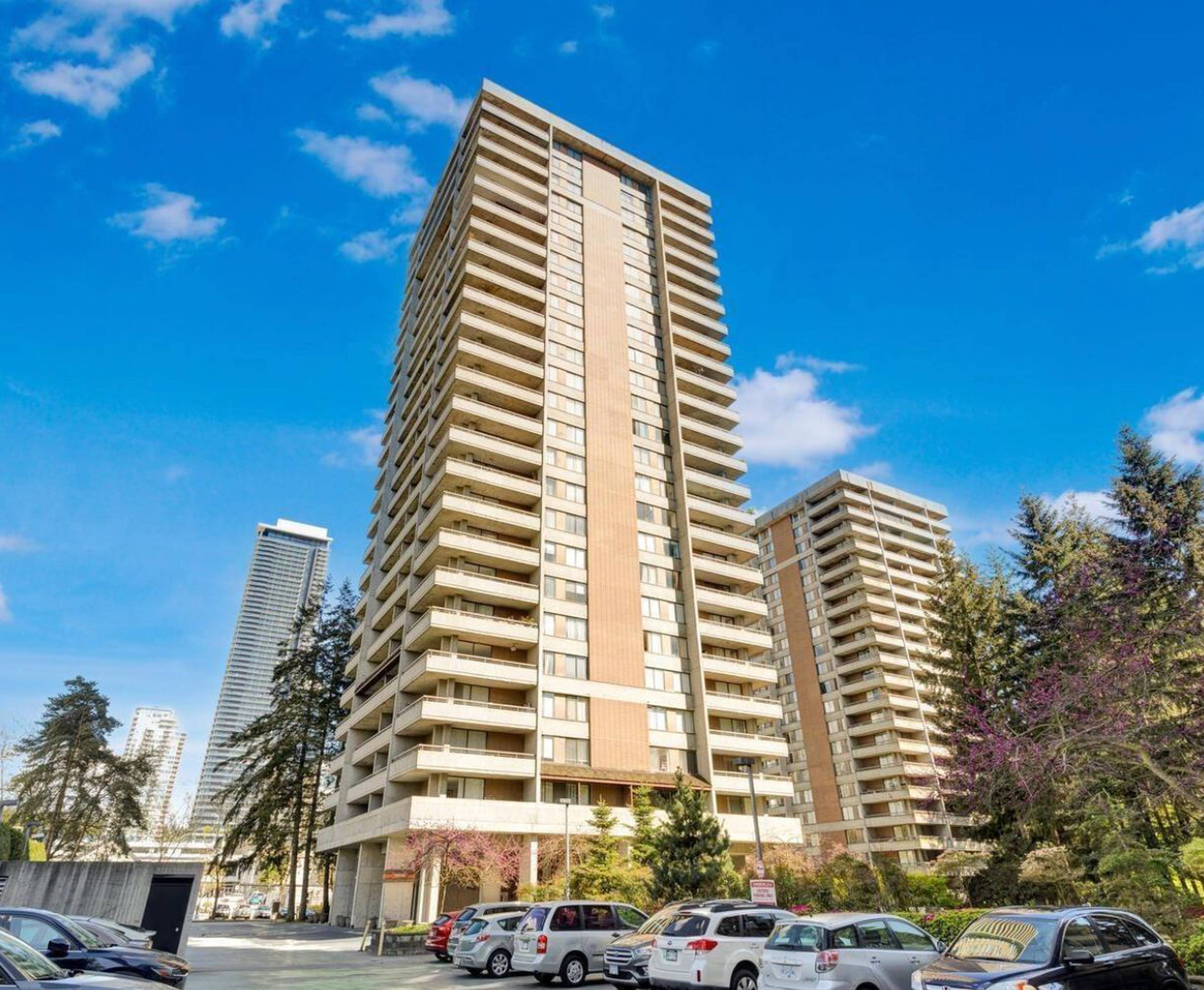 Bartlett Court Apartment Building
