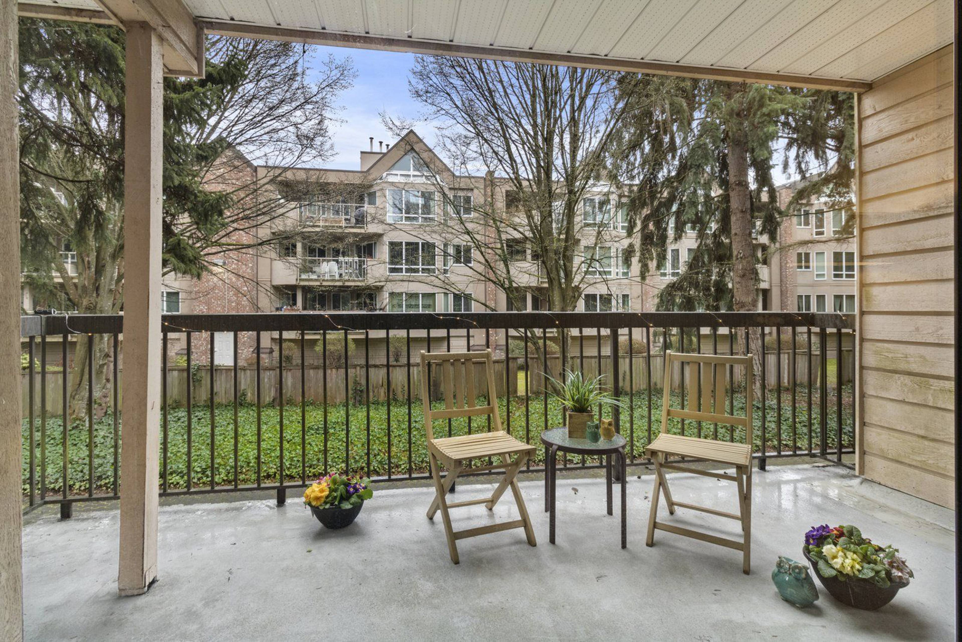 Lexington Square Apartment Building