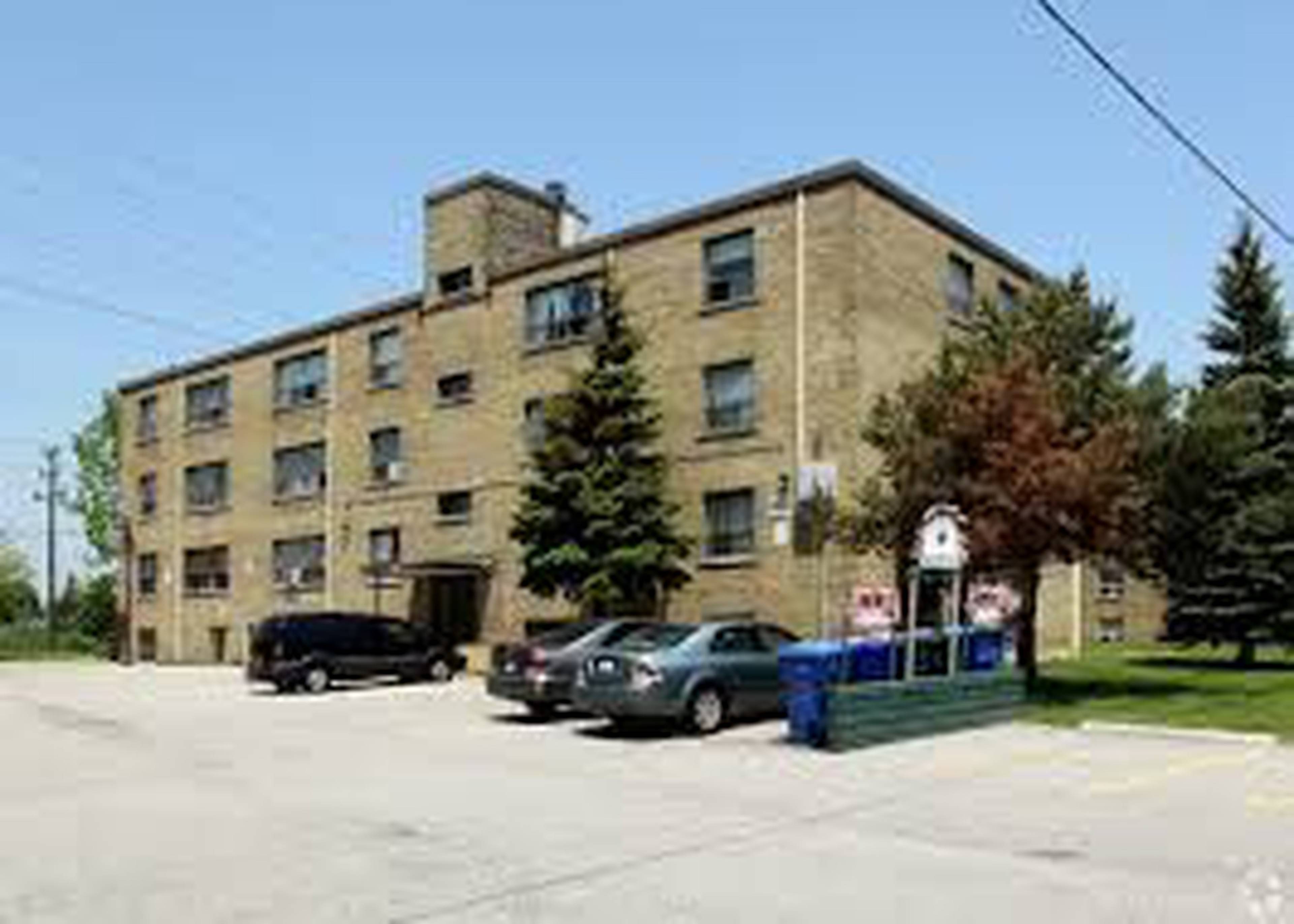 10 Craigton Dr Apartment Building
