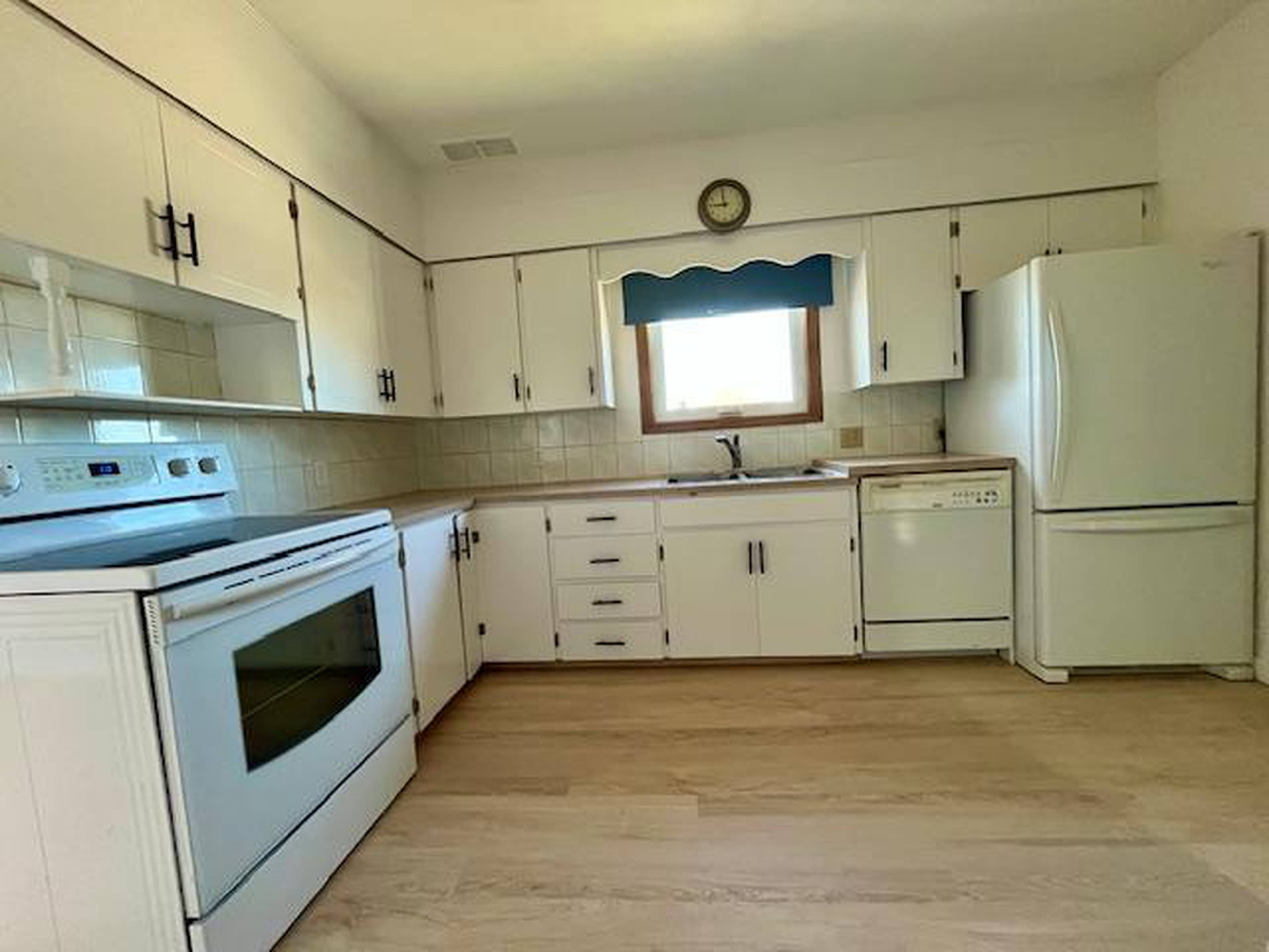 117 1 Street Southeast Apartment Building