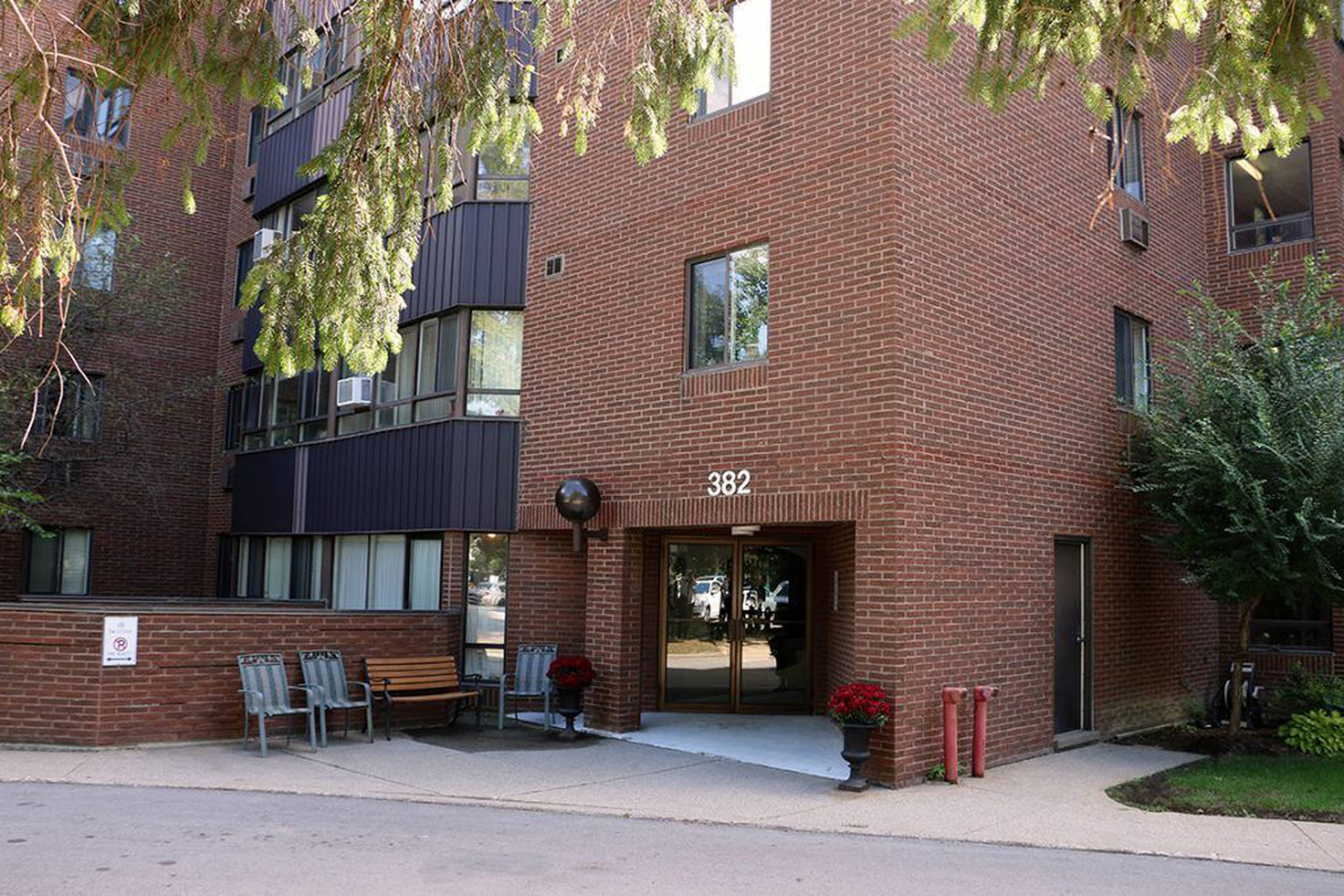 Queenston Manor Apartment Building