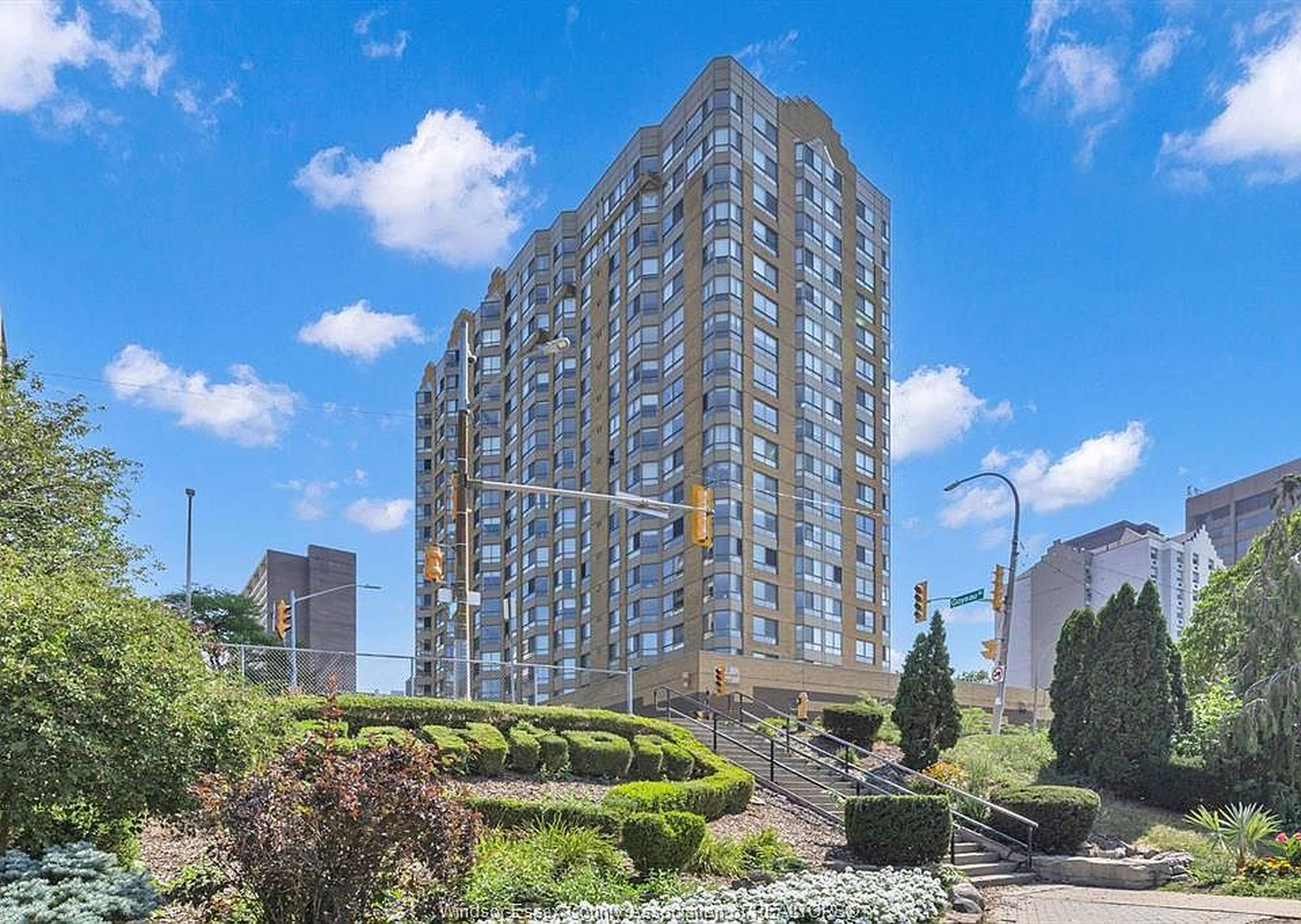 Riverside Dr E Apartment Building