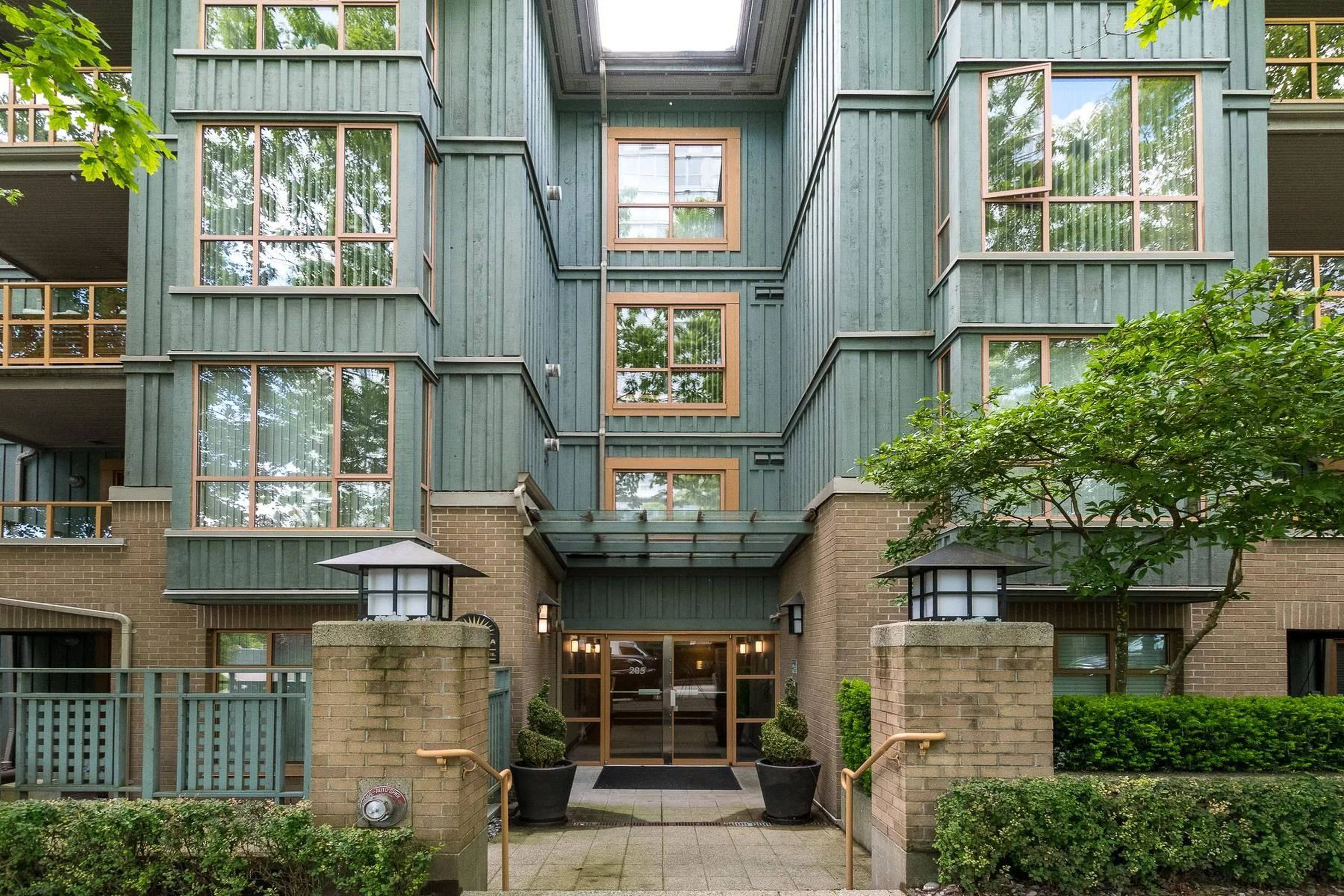 Newport Dr Apartment Building