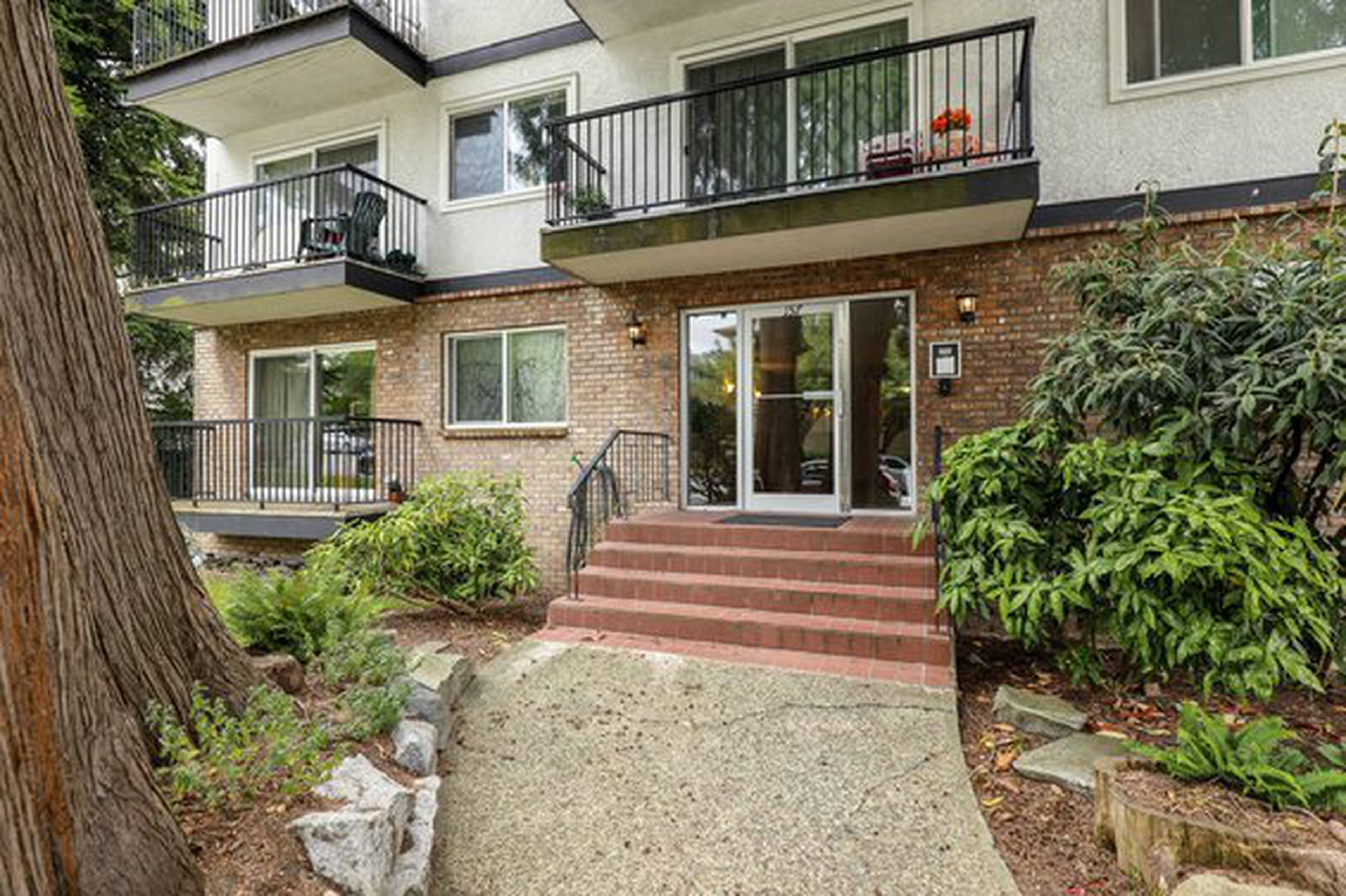 Norwood Manor 157 21st Street E Apartments for Rent North Vancouver