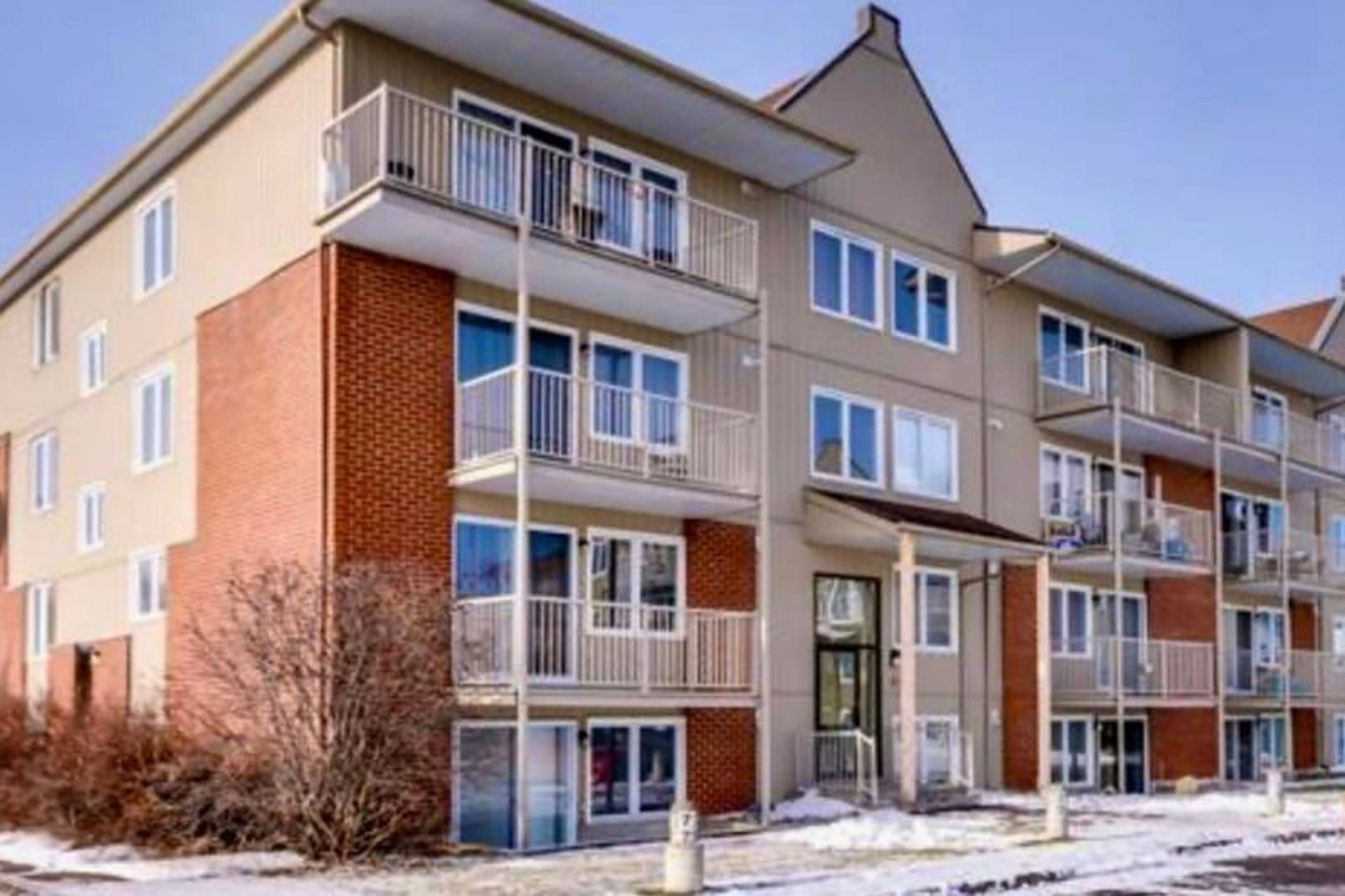 Boulevard Alexandre-Taché Apartment Building