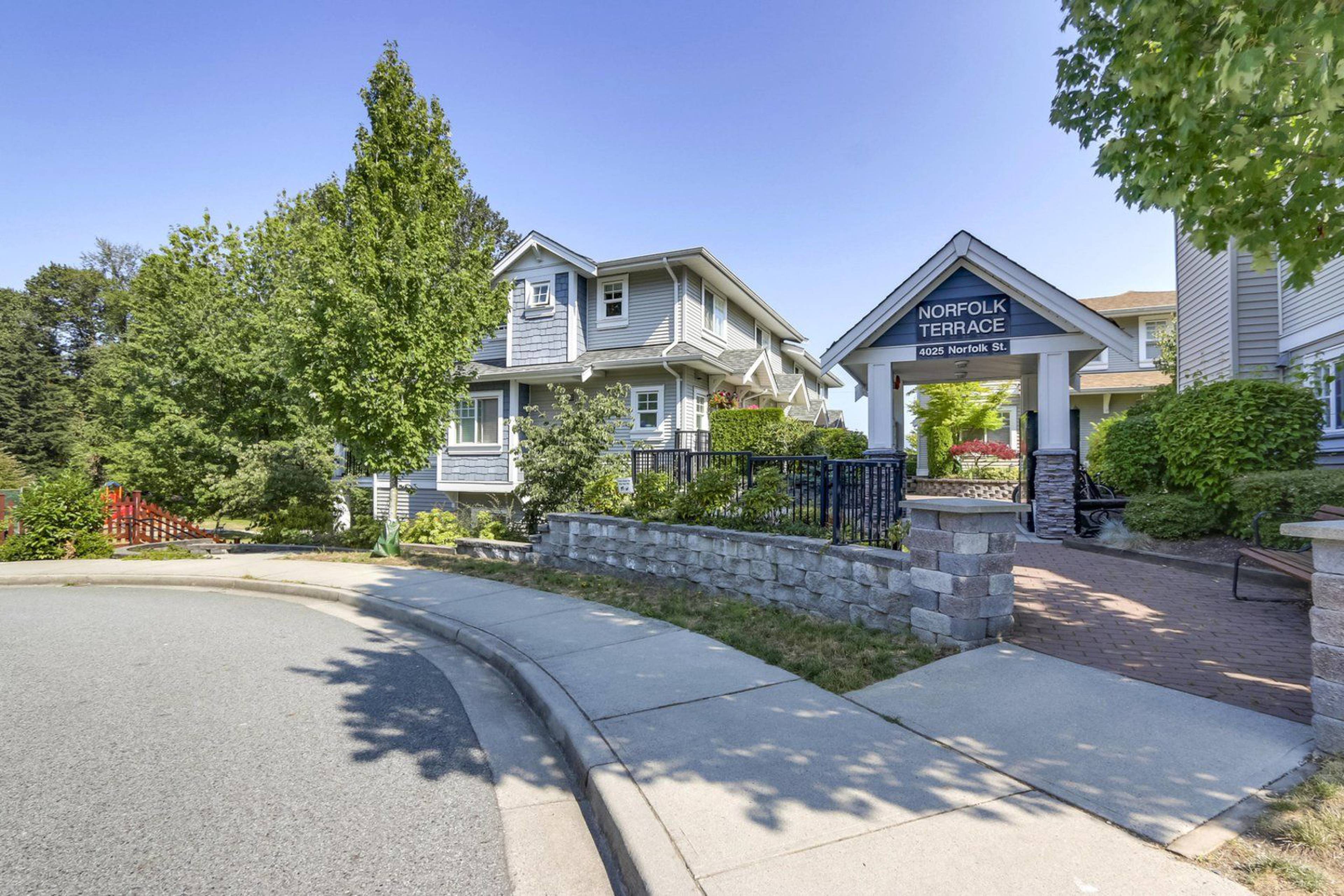 Norfolk Terrace 4025 Norfolk Street Apartments for Rent Burnaby liv