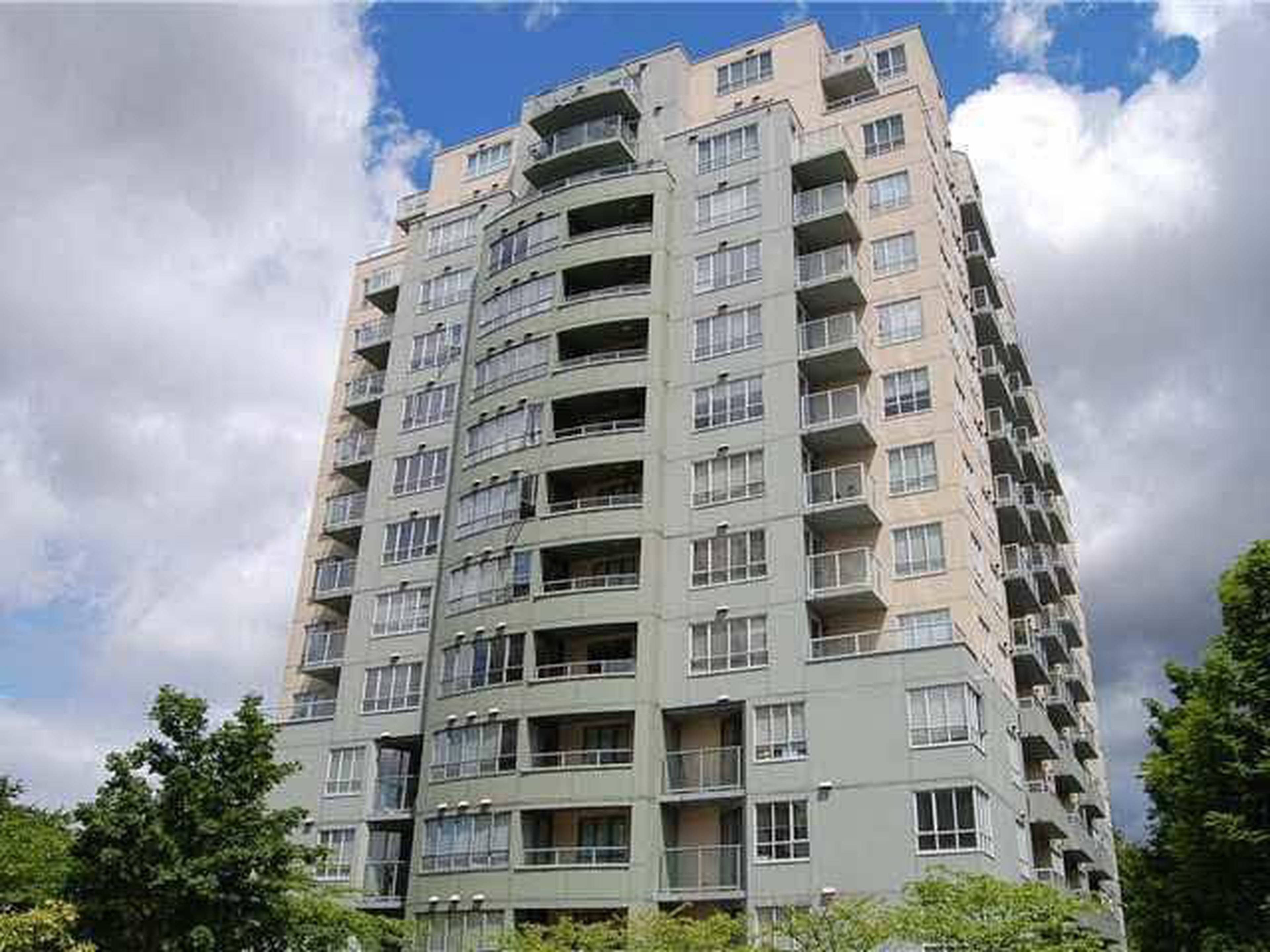 Regent Court Apartment Building