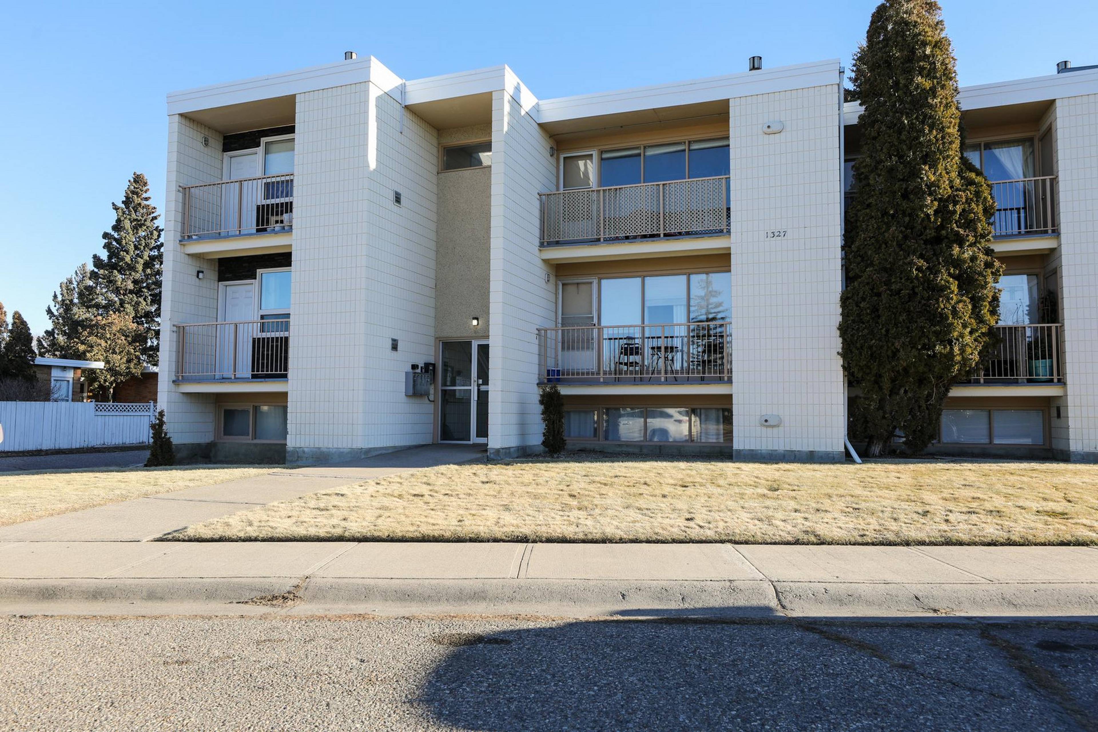 3 - 1327 Scenic Drive South Apartment Building