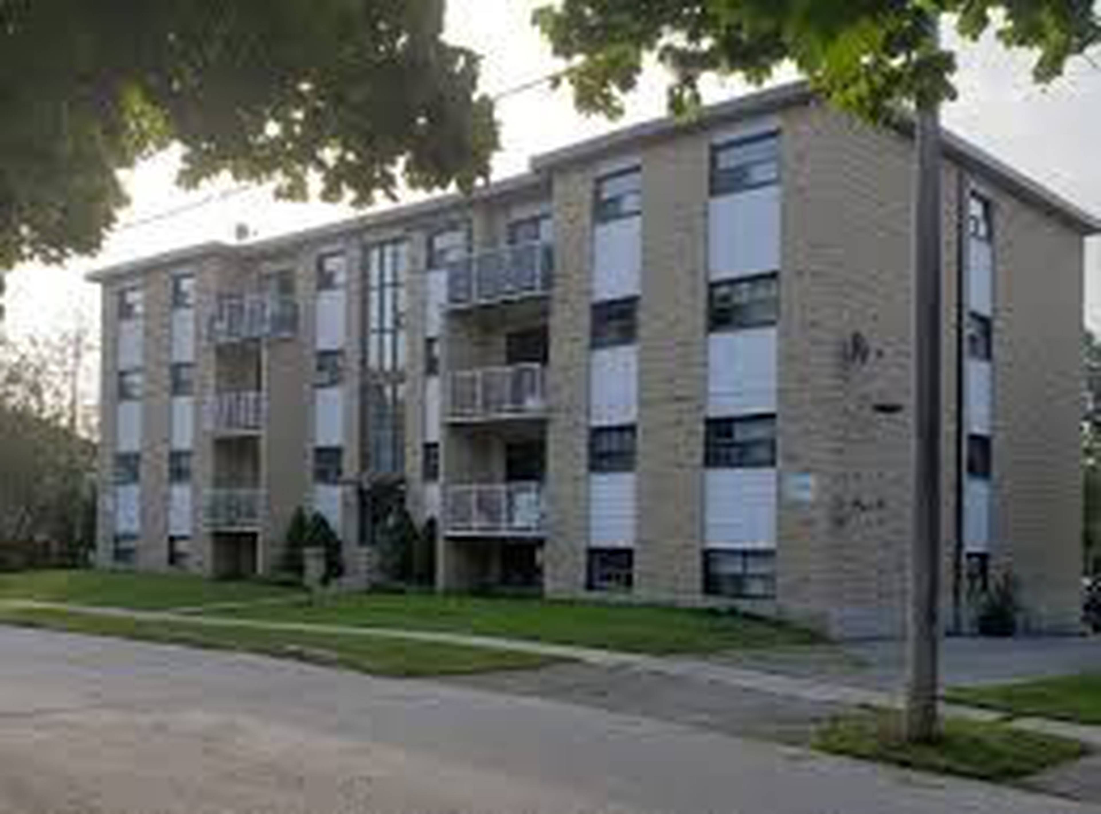 Mausser Ave Apartment Building