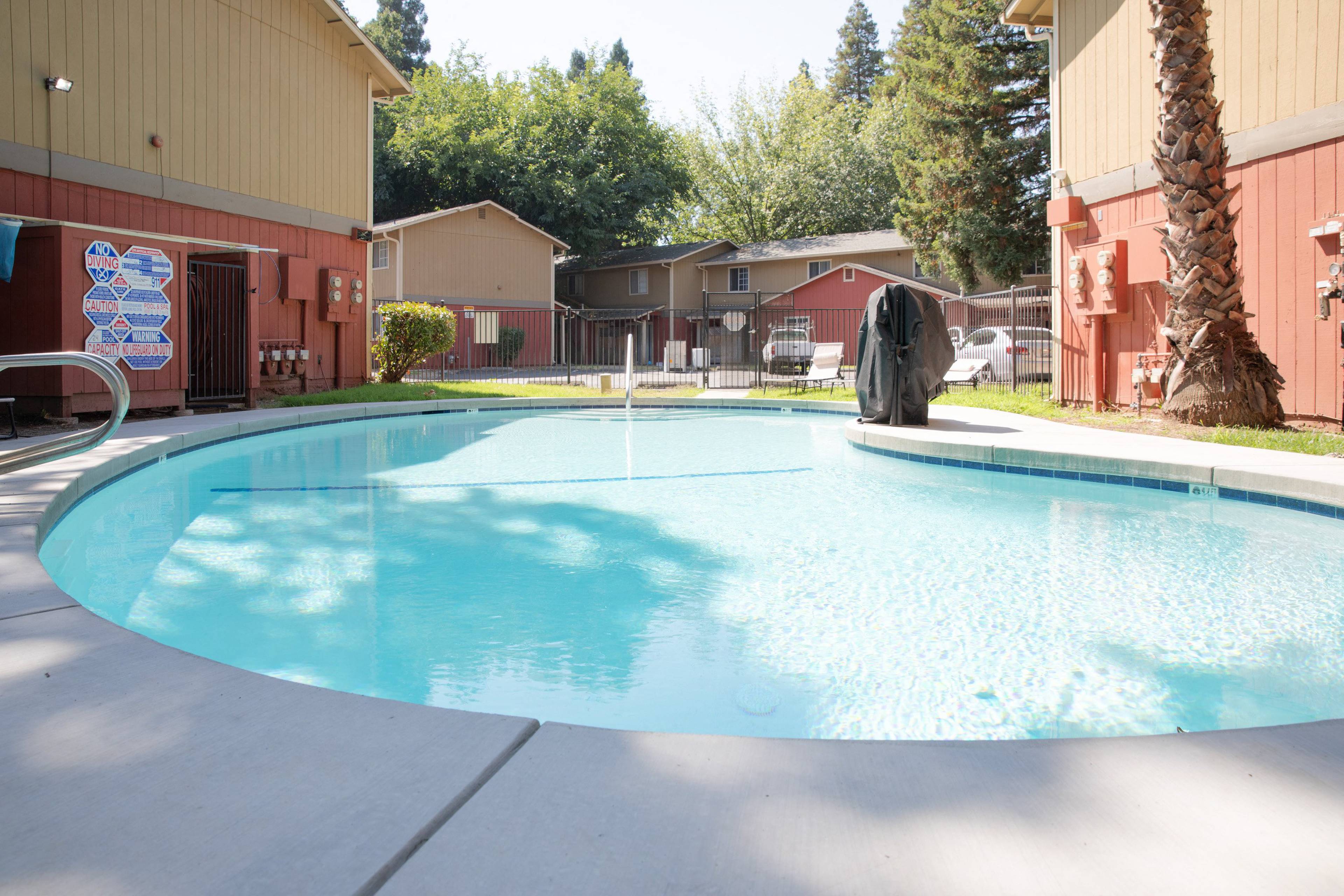 Pomona Townhomes Apartment Building