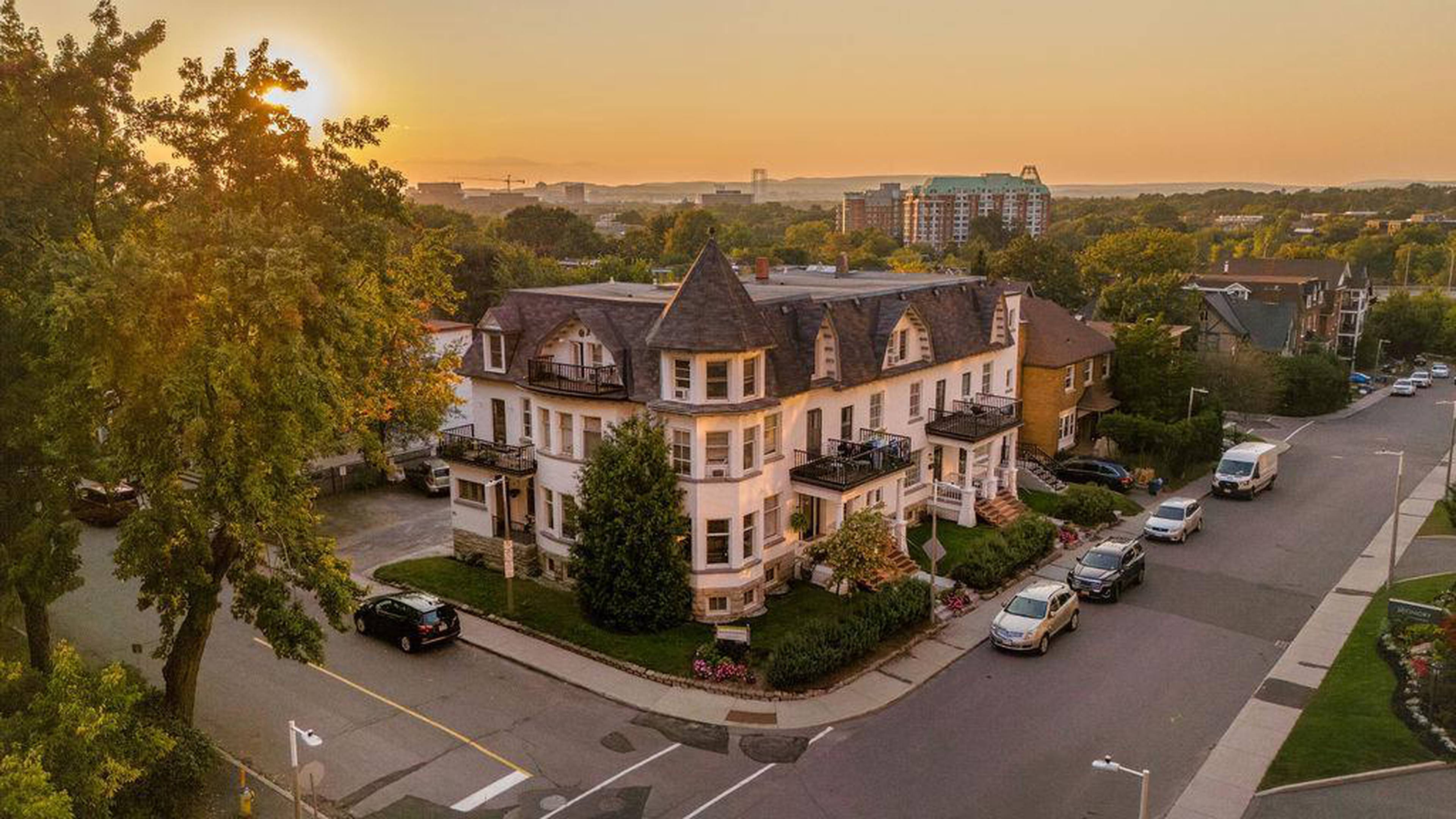 120 Wurtemburg Apartment Building