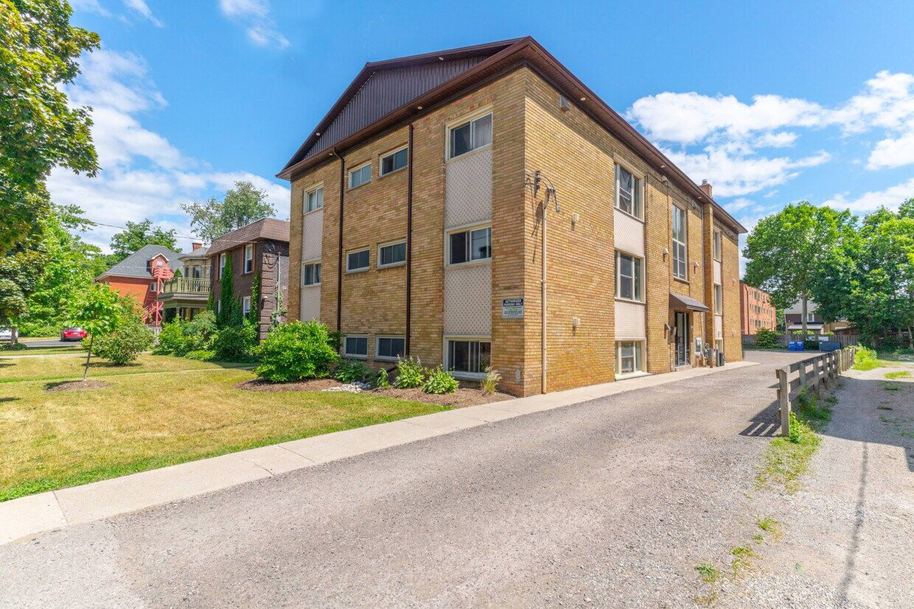 383 Princess Ave Apartment Building