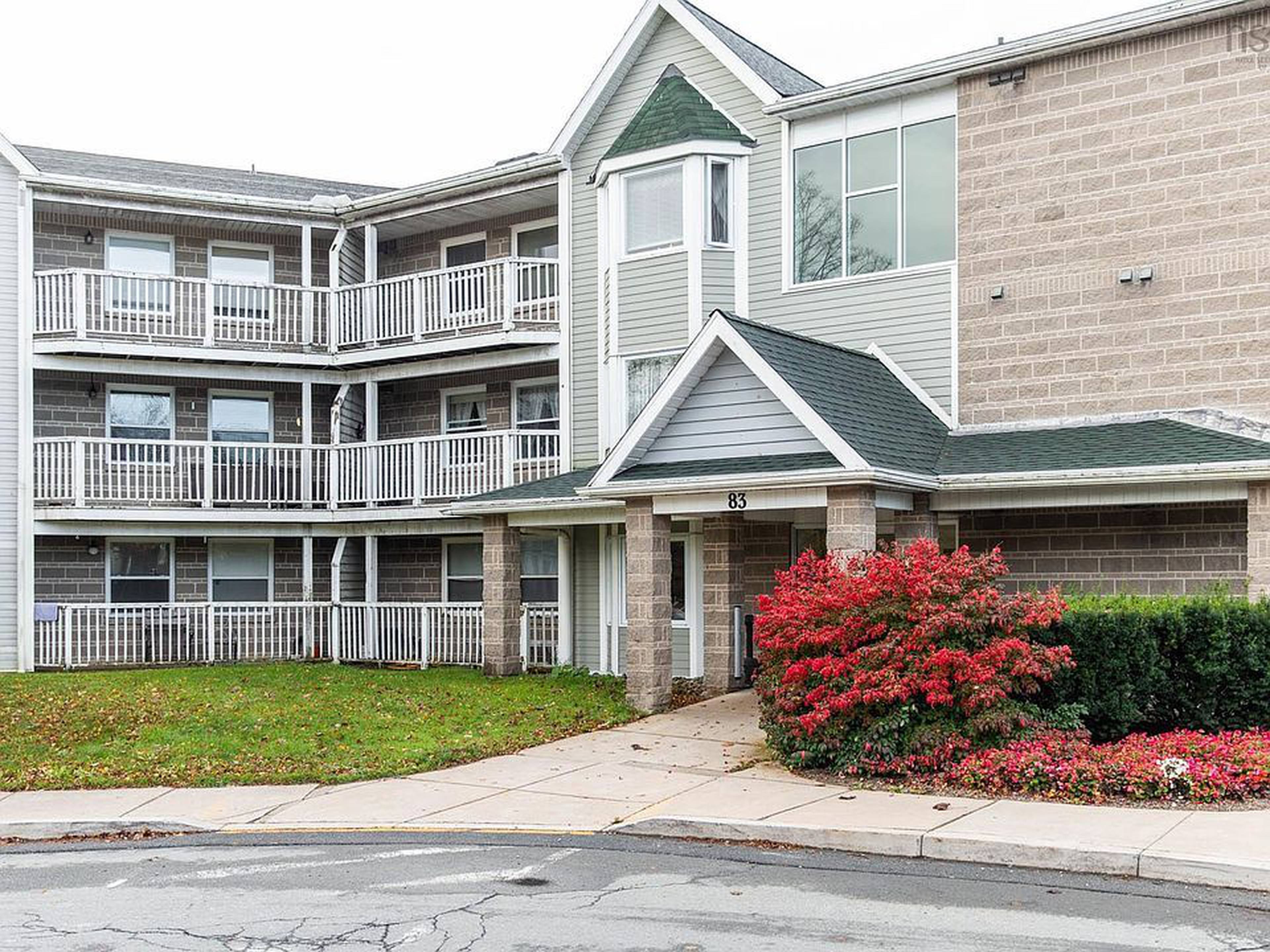 Cambria Park Apartment Building