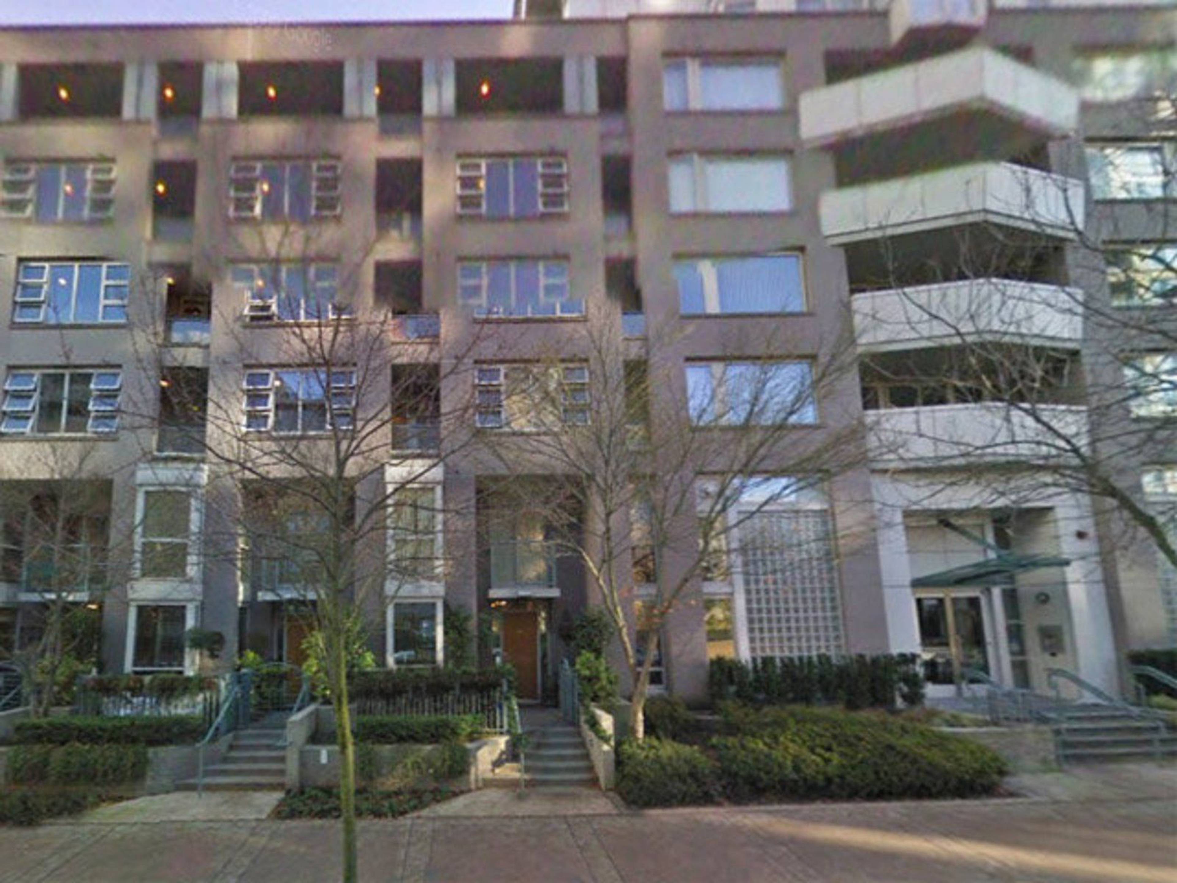 Crestmark 1 Apartment Building