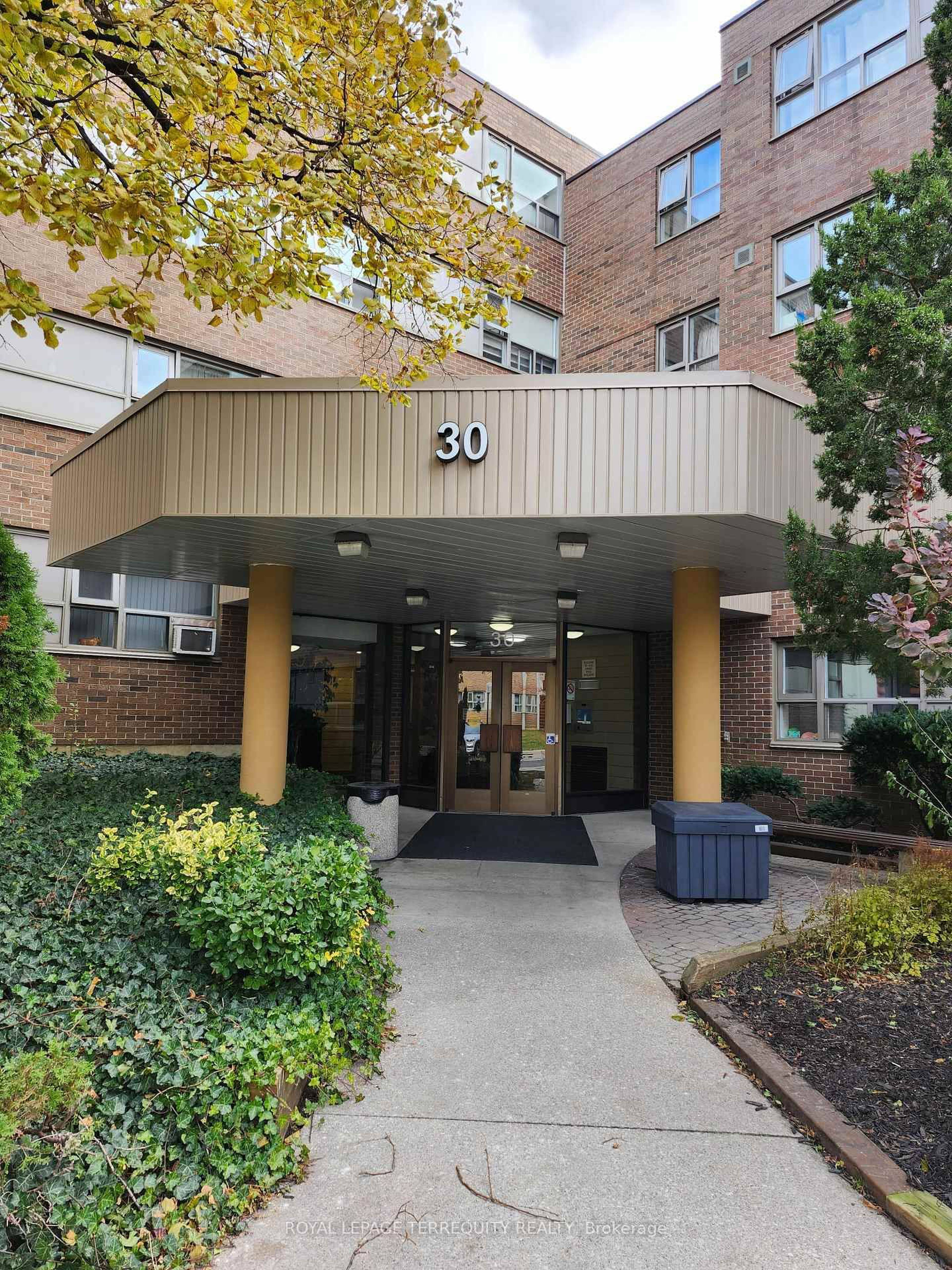 Sunrise Avenue Condos Apartment Building