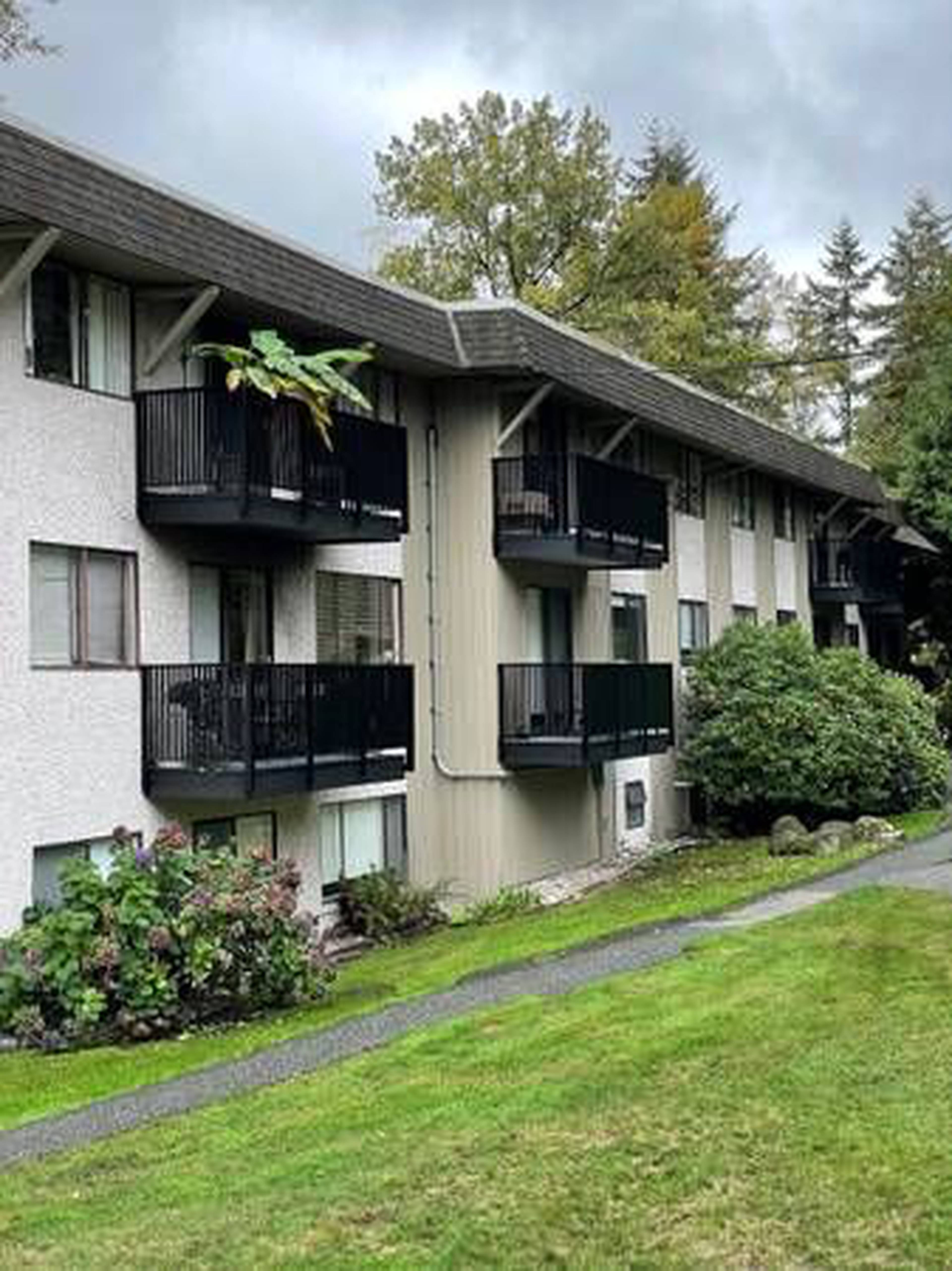 Blueridge Place Apartment Building