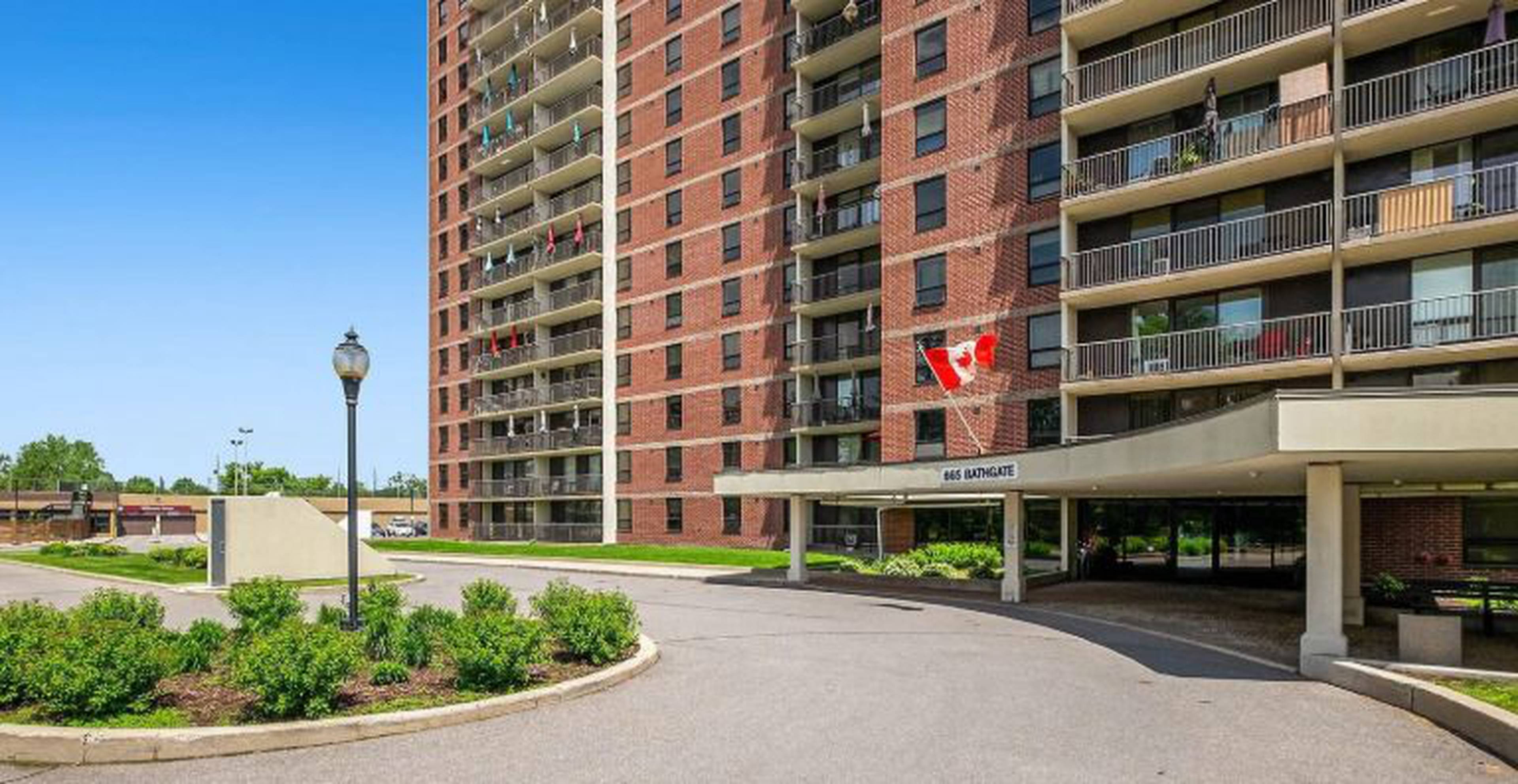 Las Brisas Apartment Building