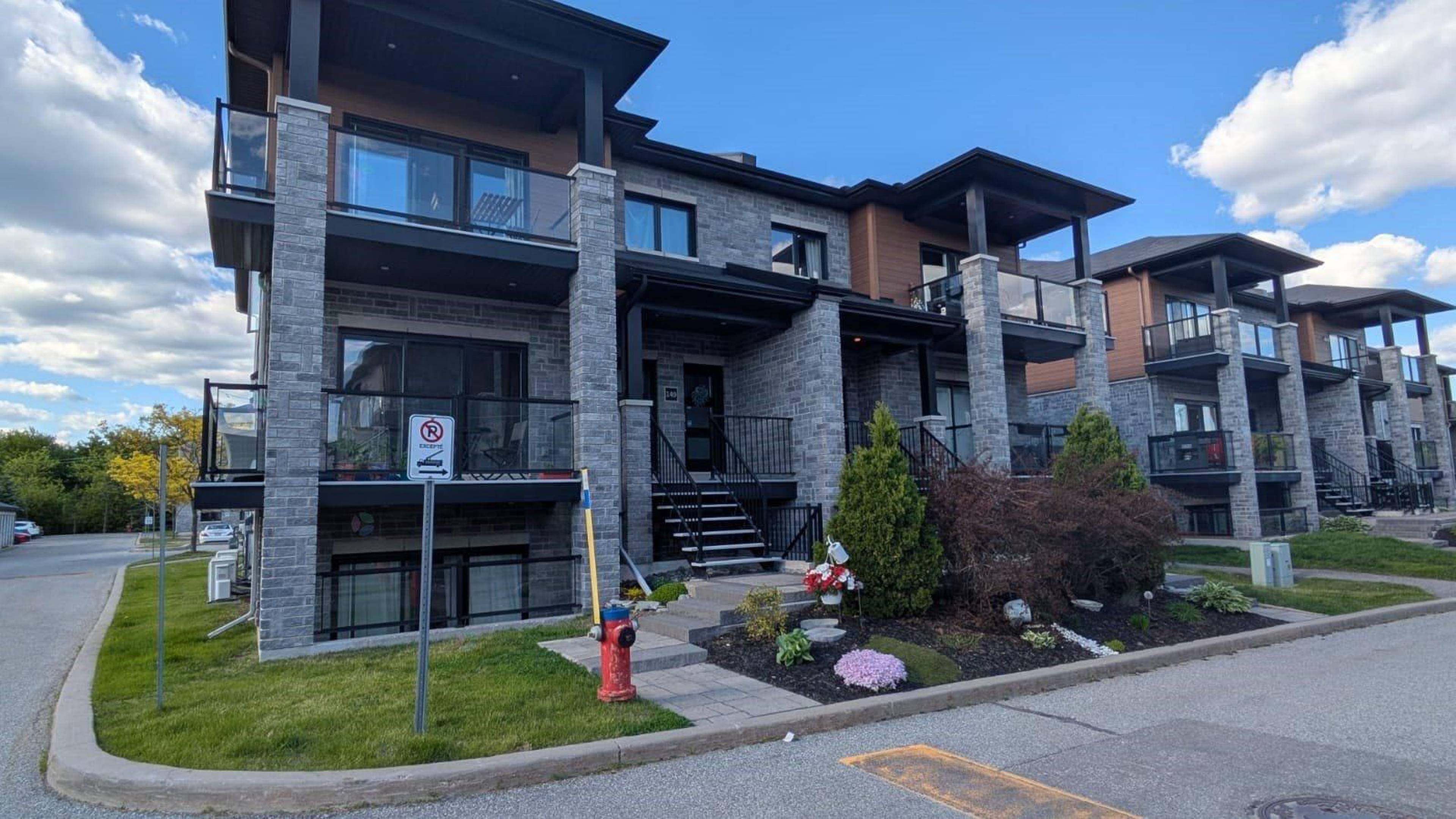 Chemin Fraser Apartment Building