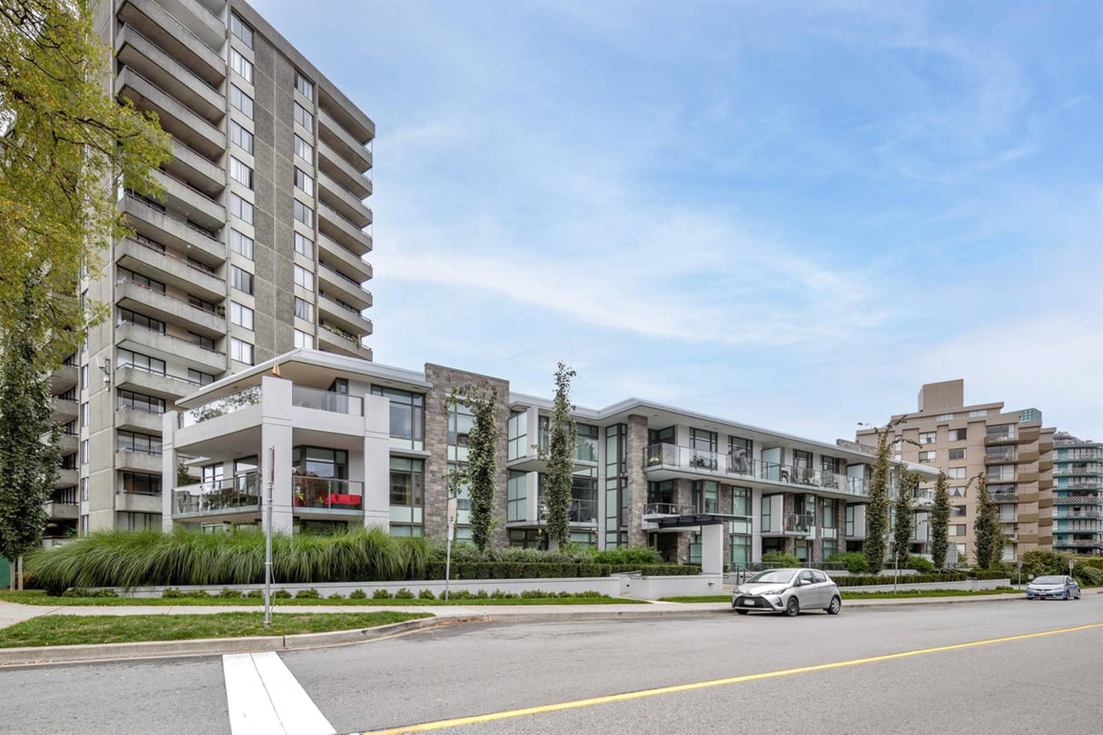 Bellevue Apartment Building