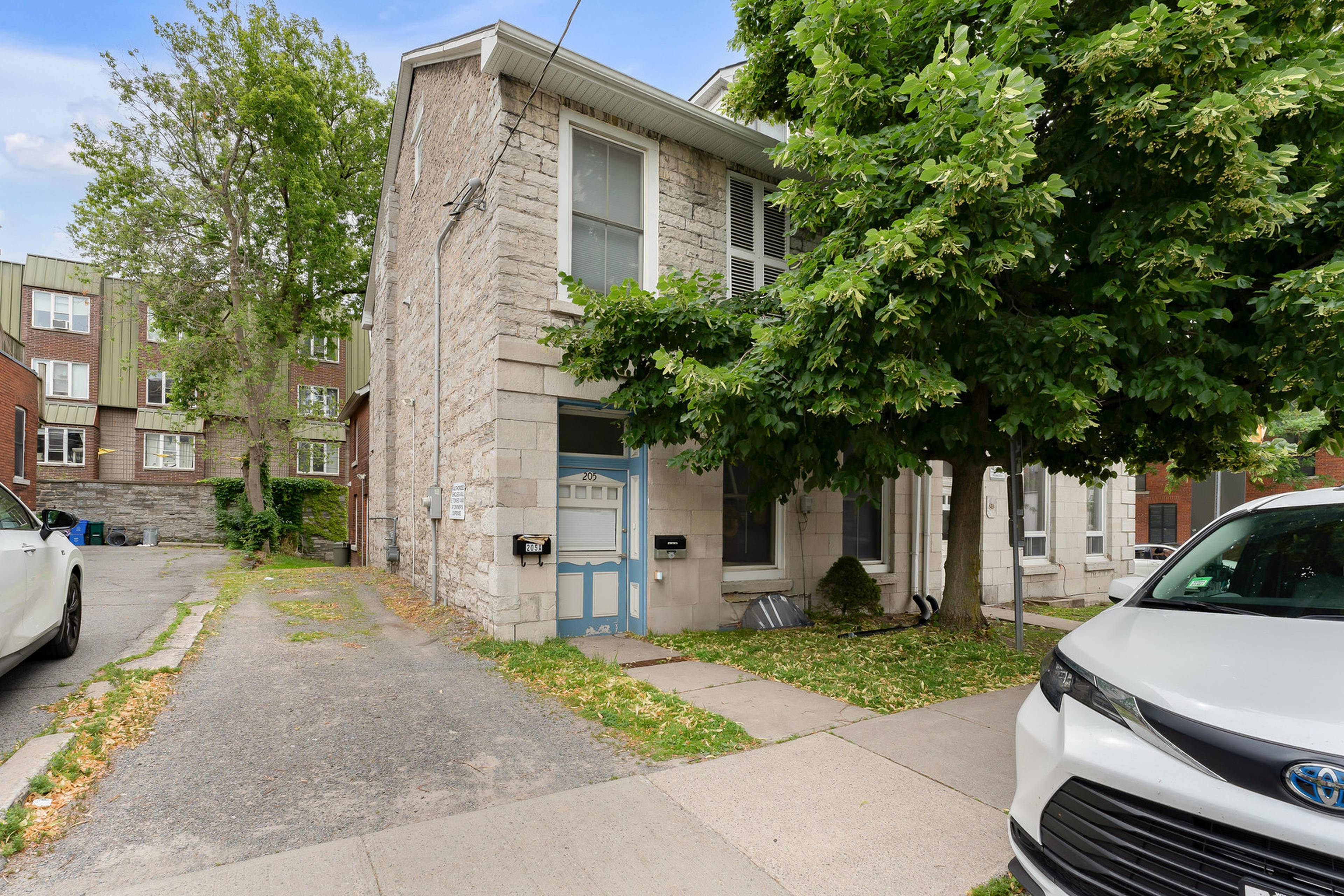 205 Sydenham St Apartment Building