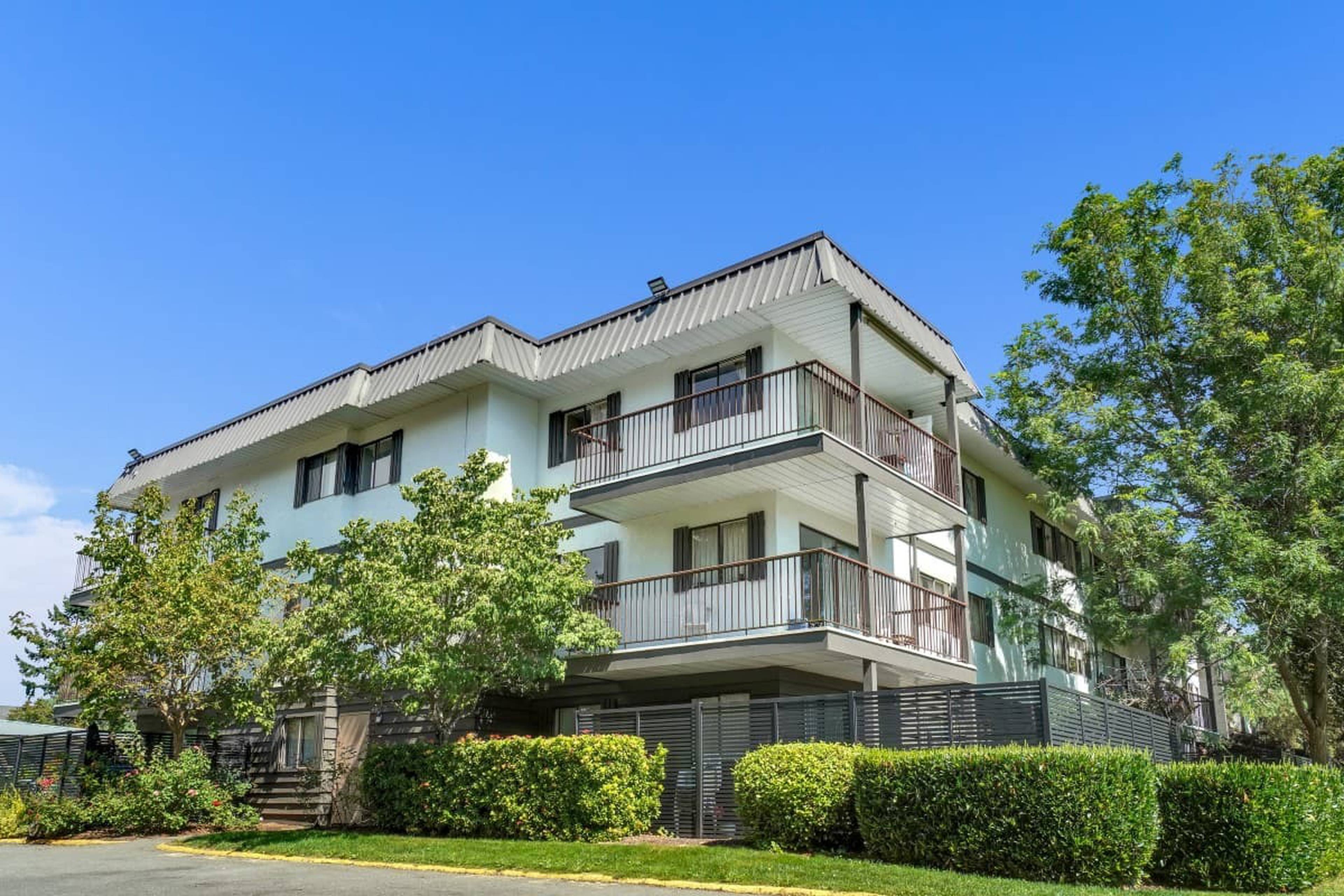 Berry Road Apartments Apartment Building