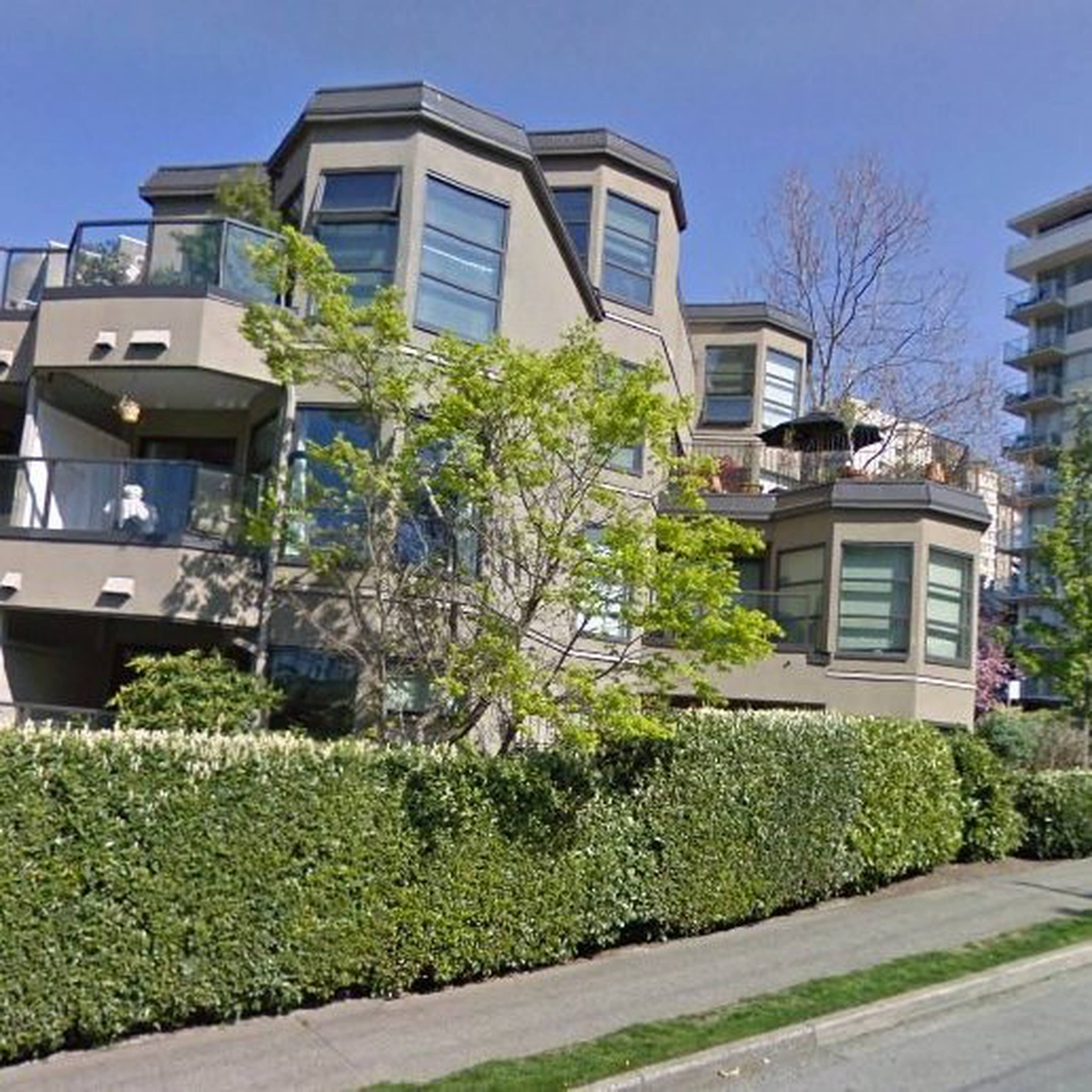 Westgate Landing Vancouver, BC 1106 Pacific Street liv.rent