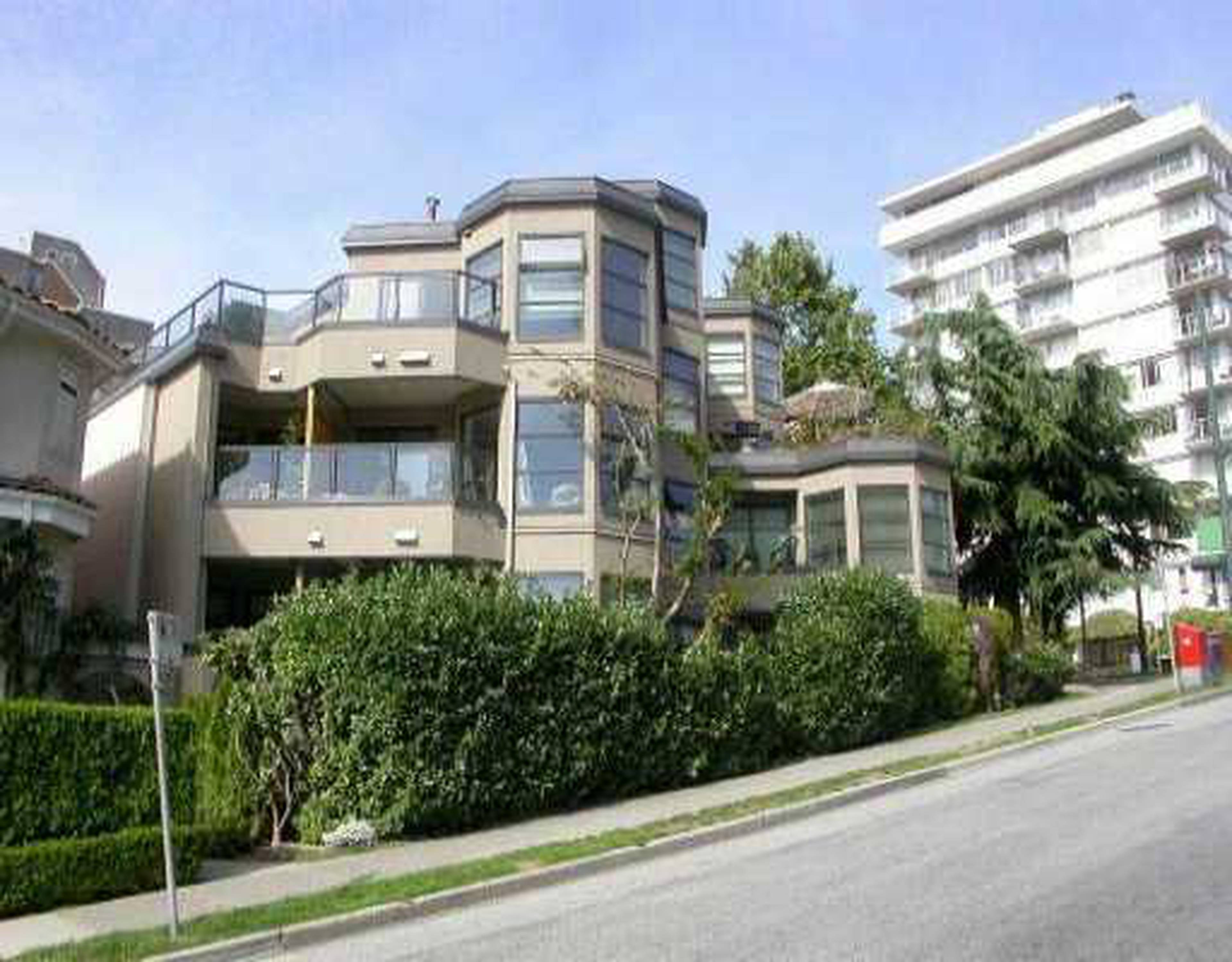 Westgate Landing Vancouver, BC 1106 Pacific Street liv.rent