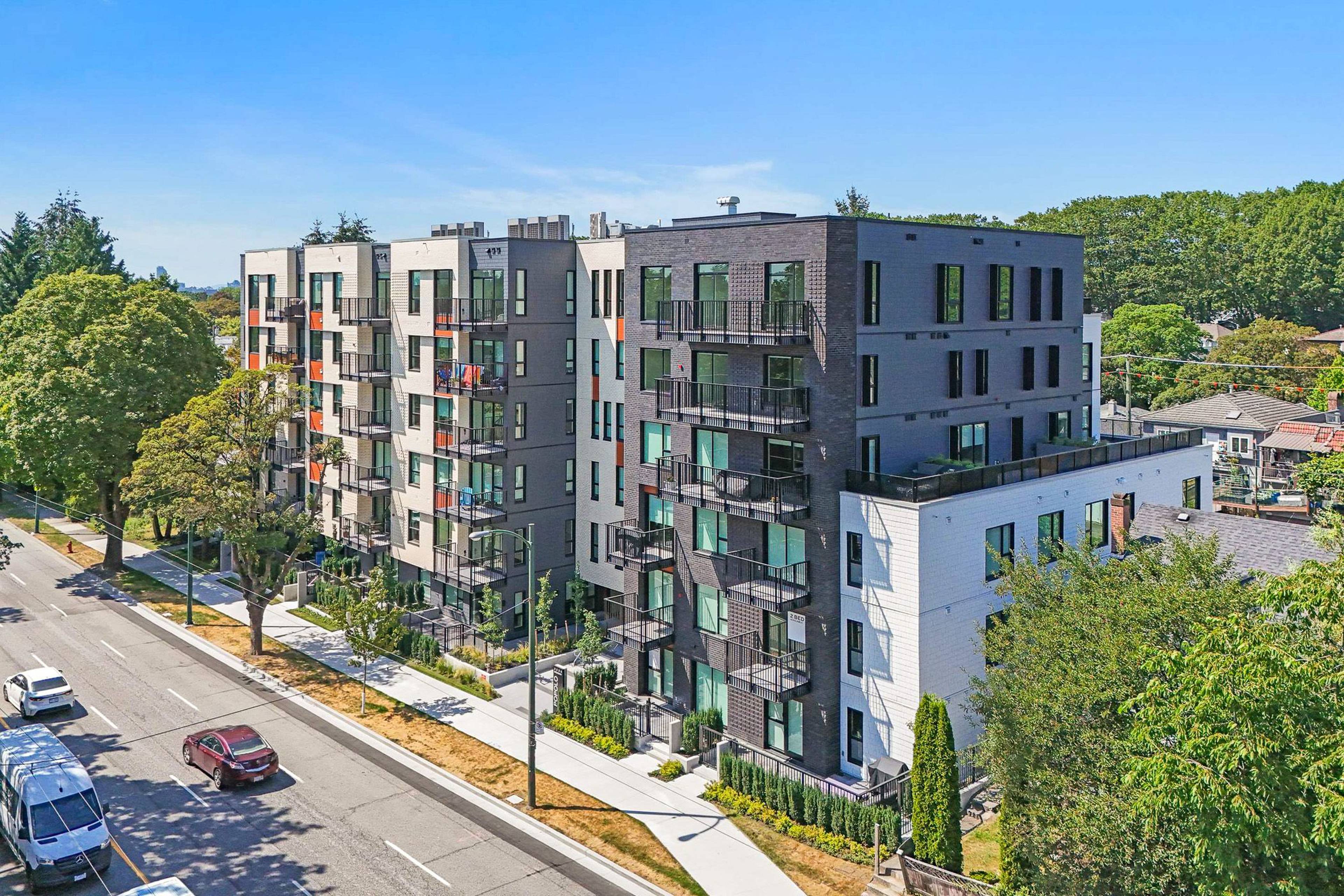 Popolo Apartment Building