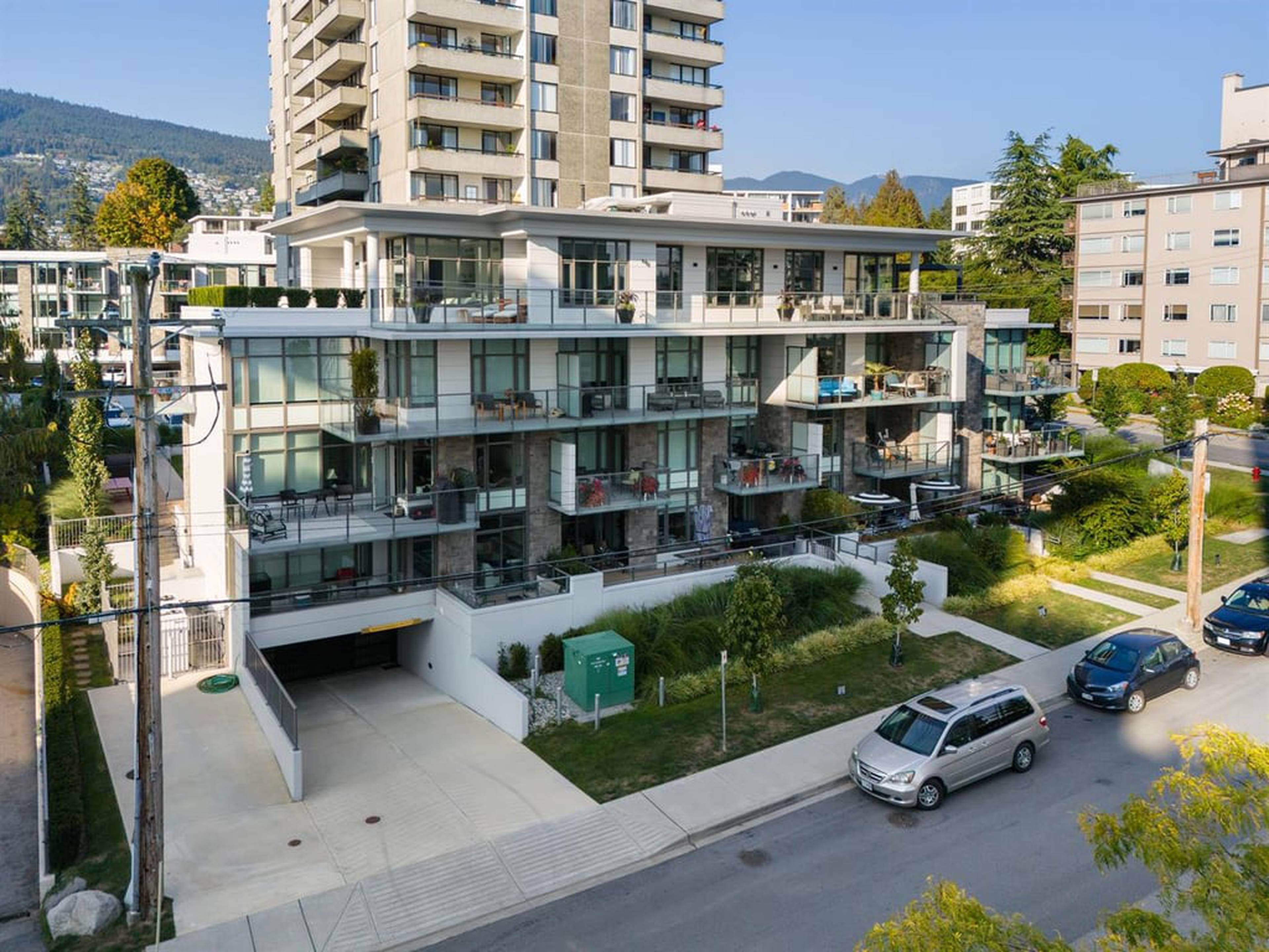 Argyle Apartment Building