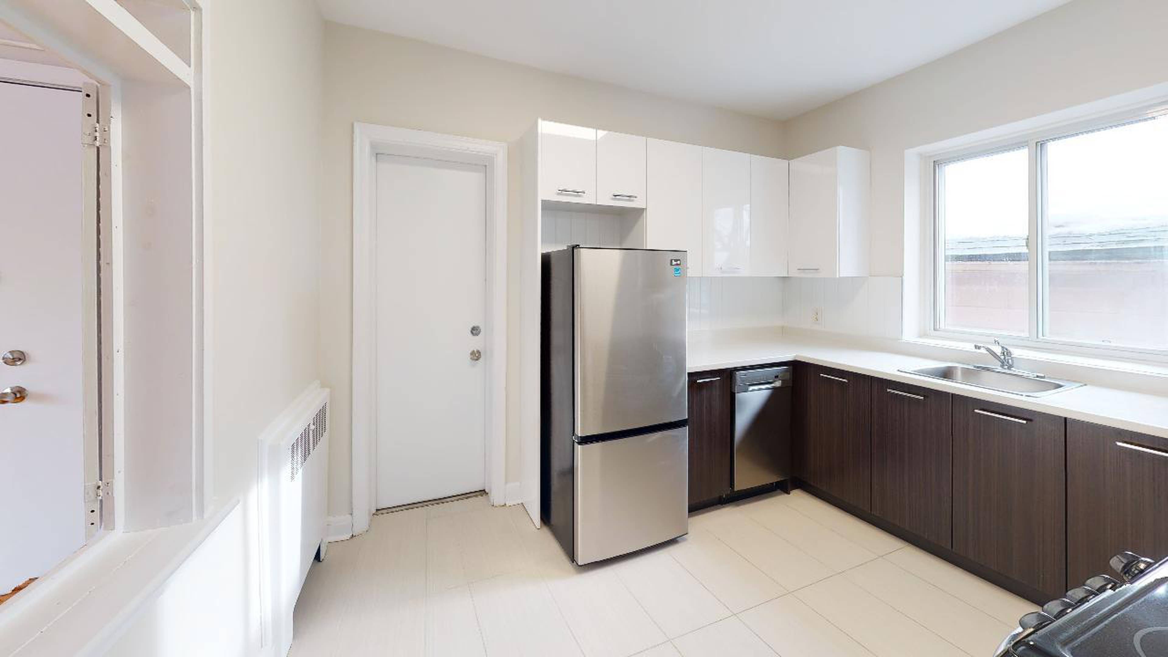 19 Strathcona Apartment Building