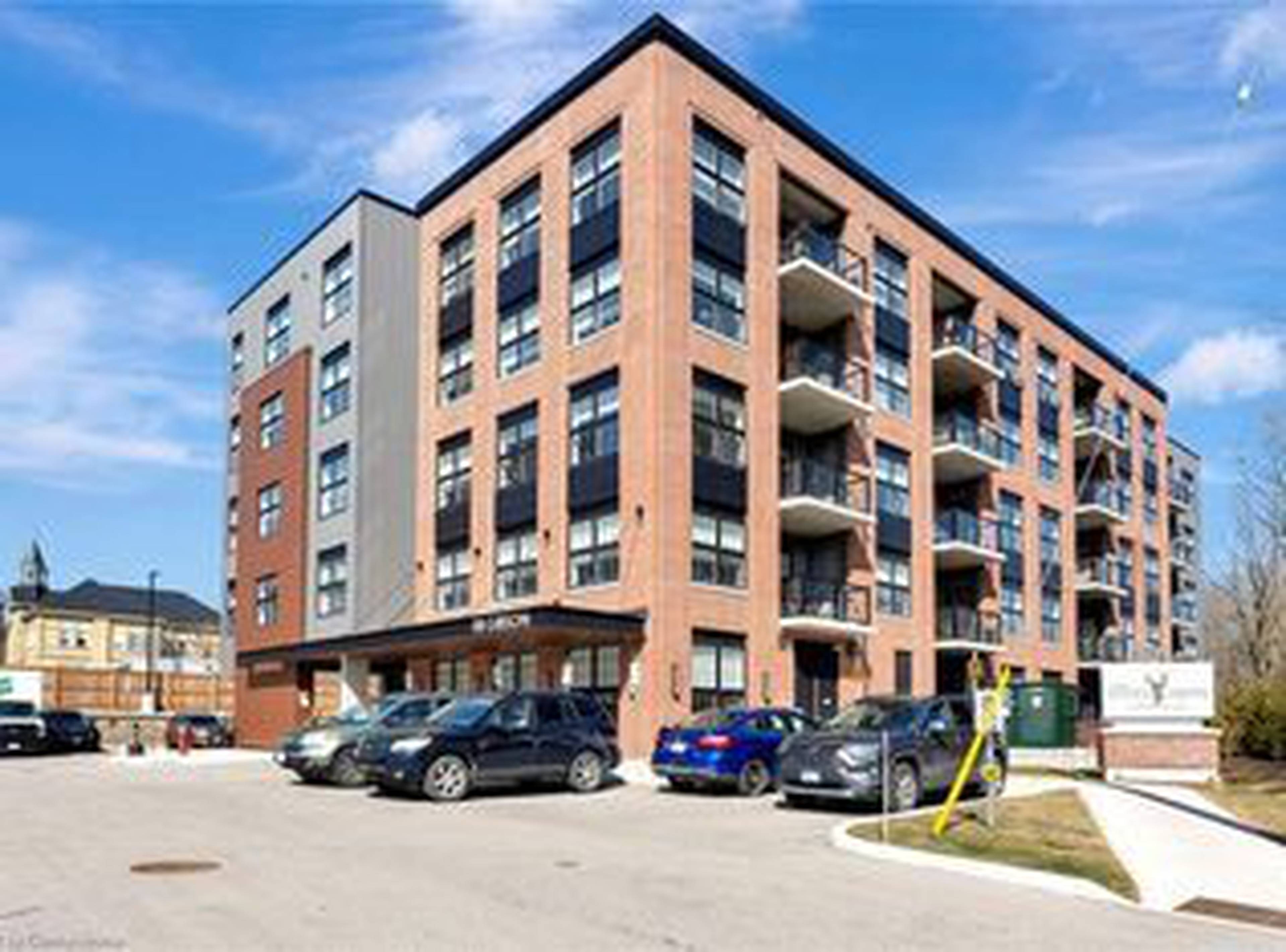 Piper's Grove Condominiums Apartment Building