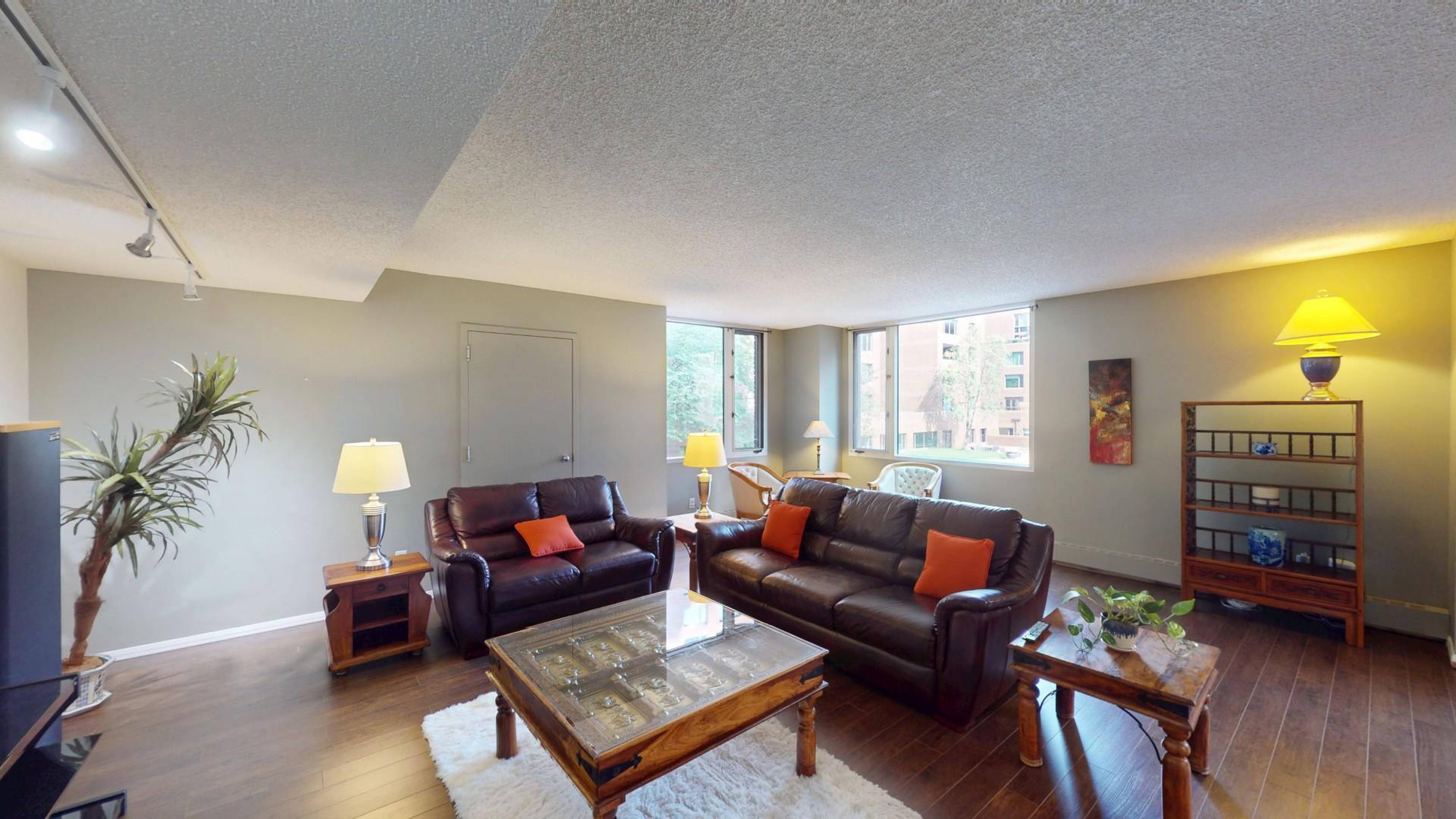 201B-500 Eau Claire Ave Sw Apartment Building