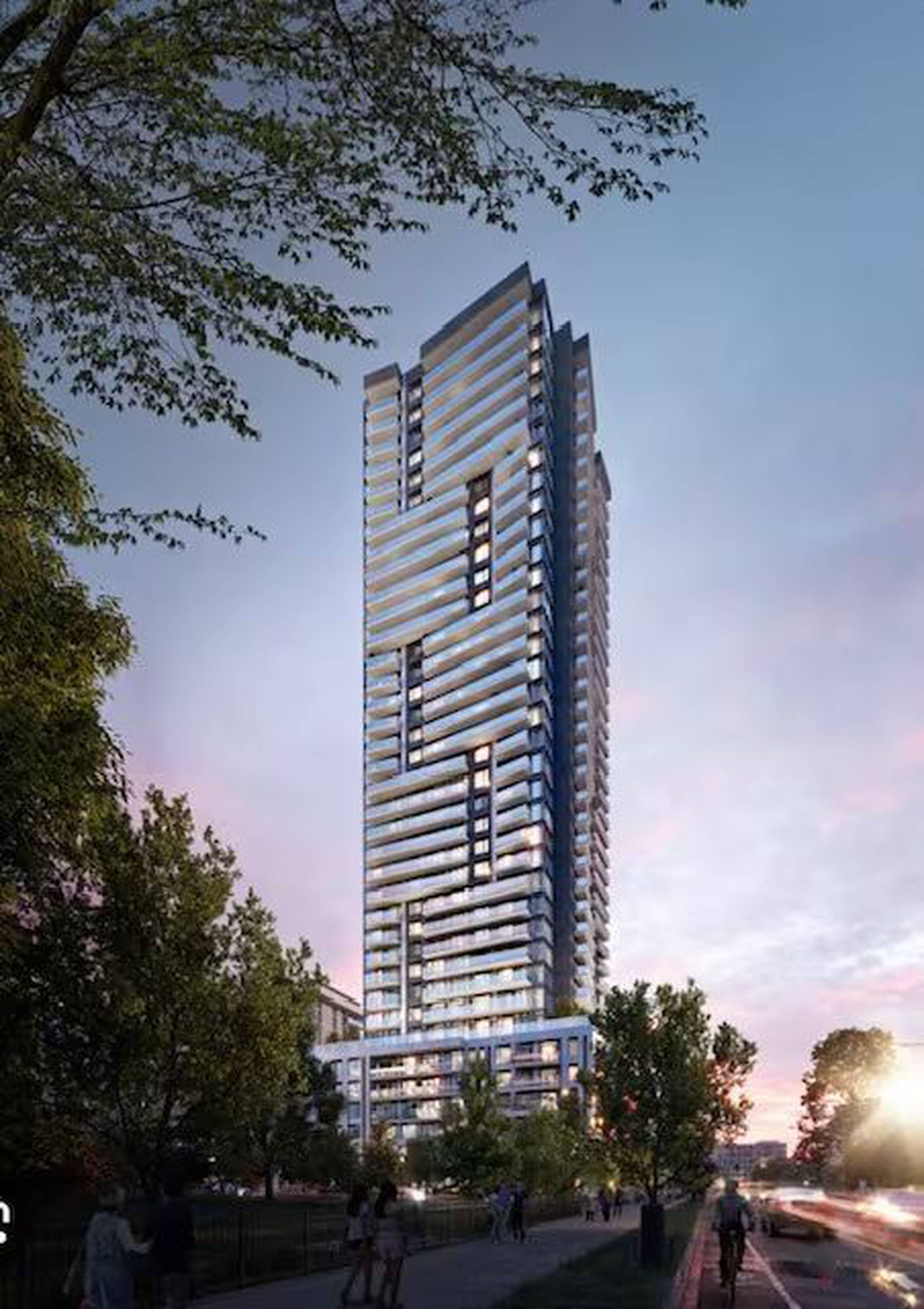 David Salomon Dr Apartment Building