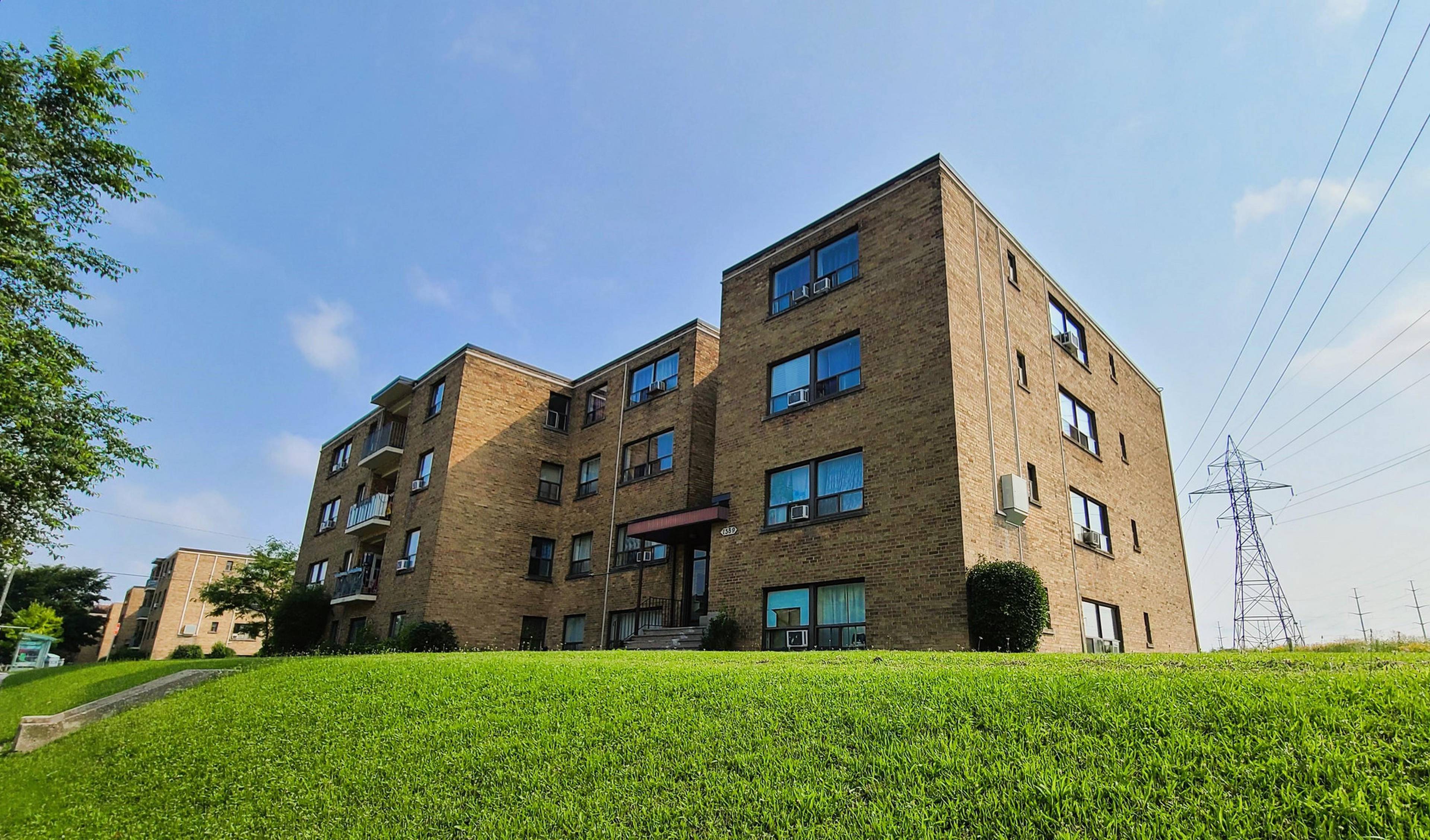 1589–1607 Victoria Park Ave Apartments for Rent, 1607 Victoria Park Avenue, Scarborough, ON - 2
