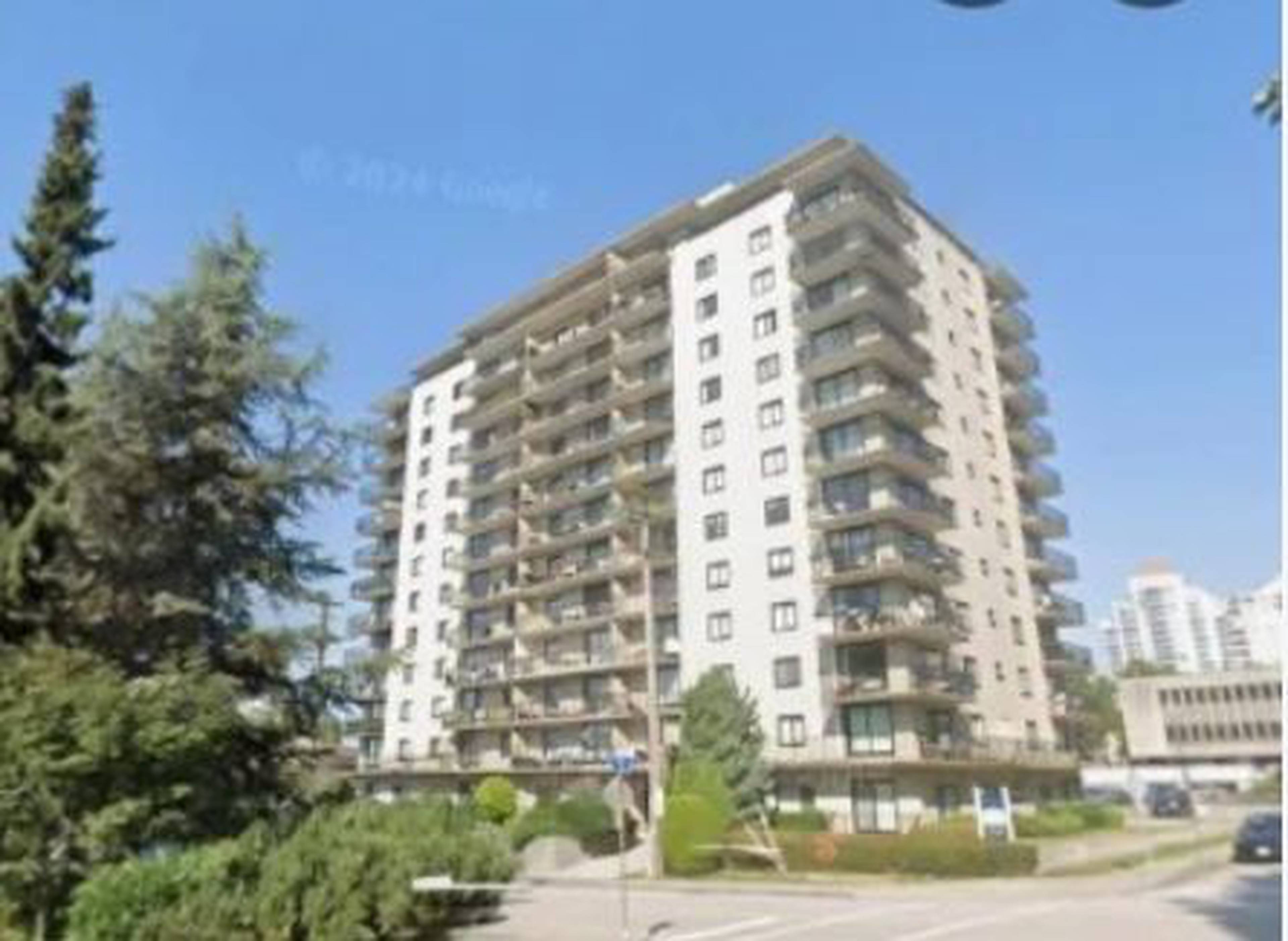 Nassau House Apartment Building