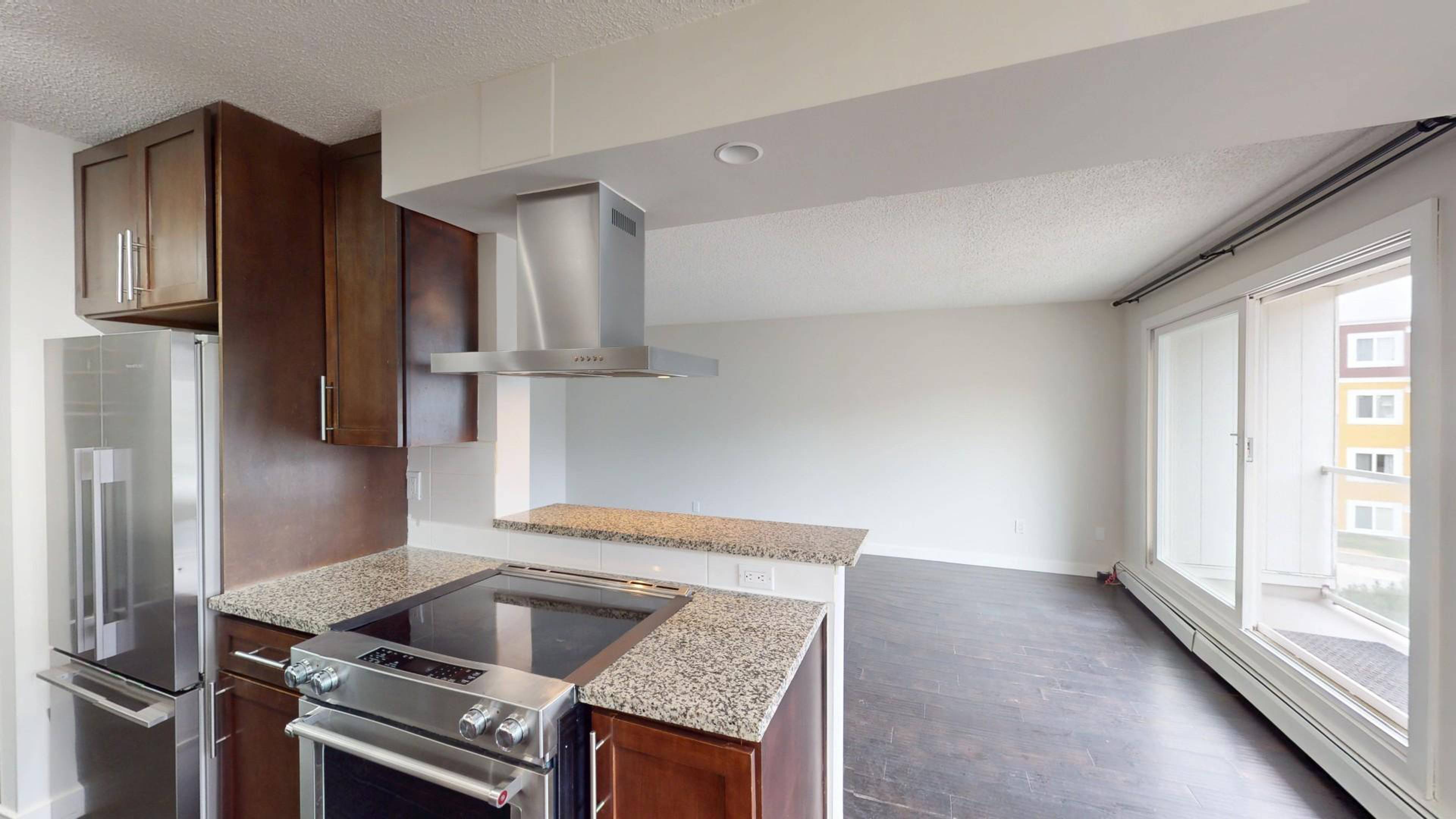 301D-4455 Greenview Dr Ne Apartment Building