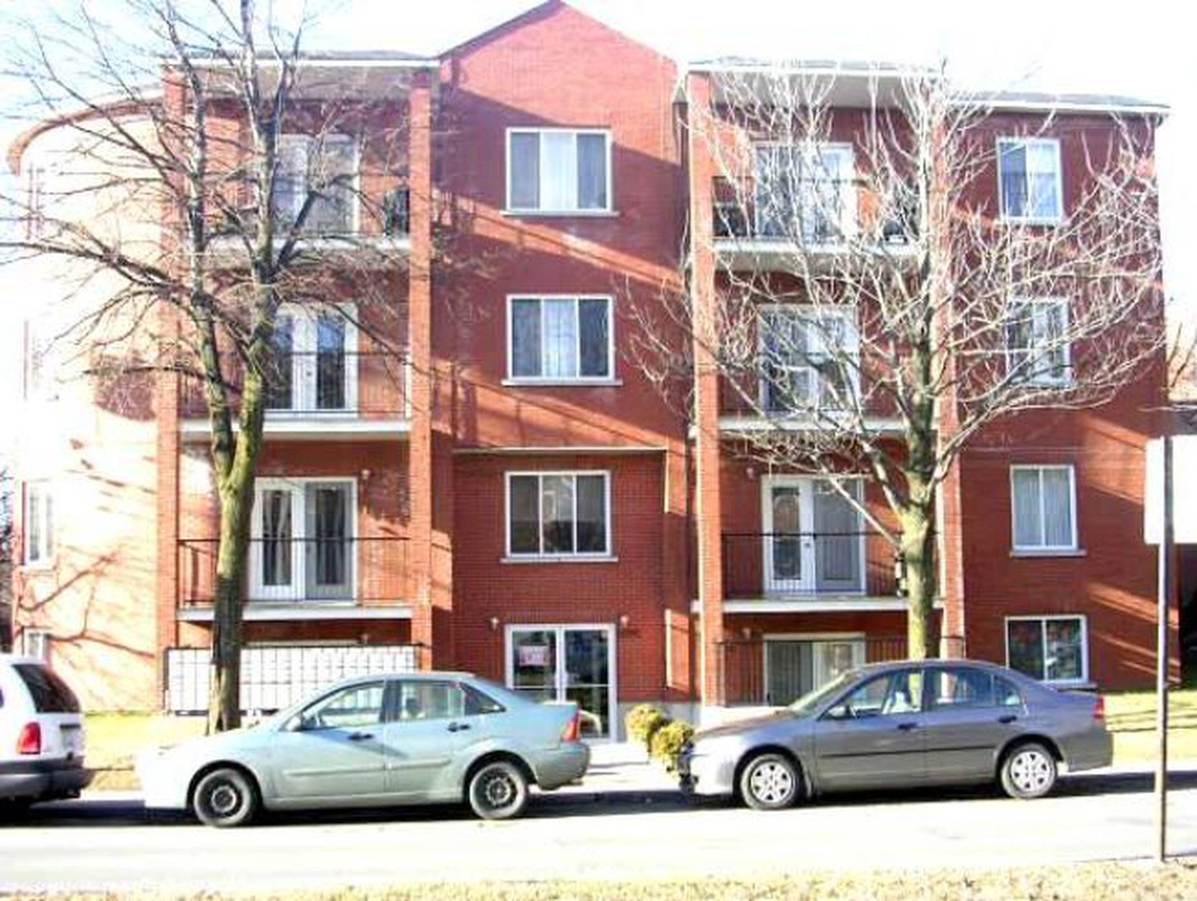 Avenue Linton Apartment Building