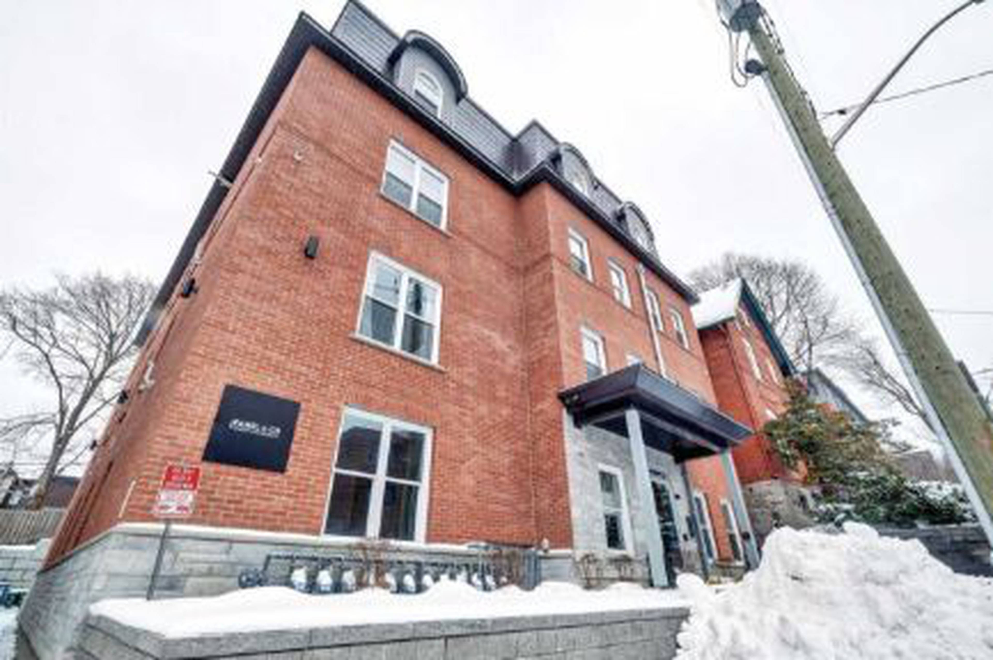 Russell Ave Apartment Building