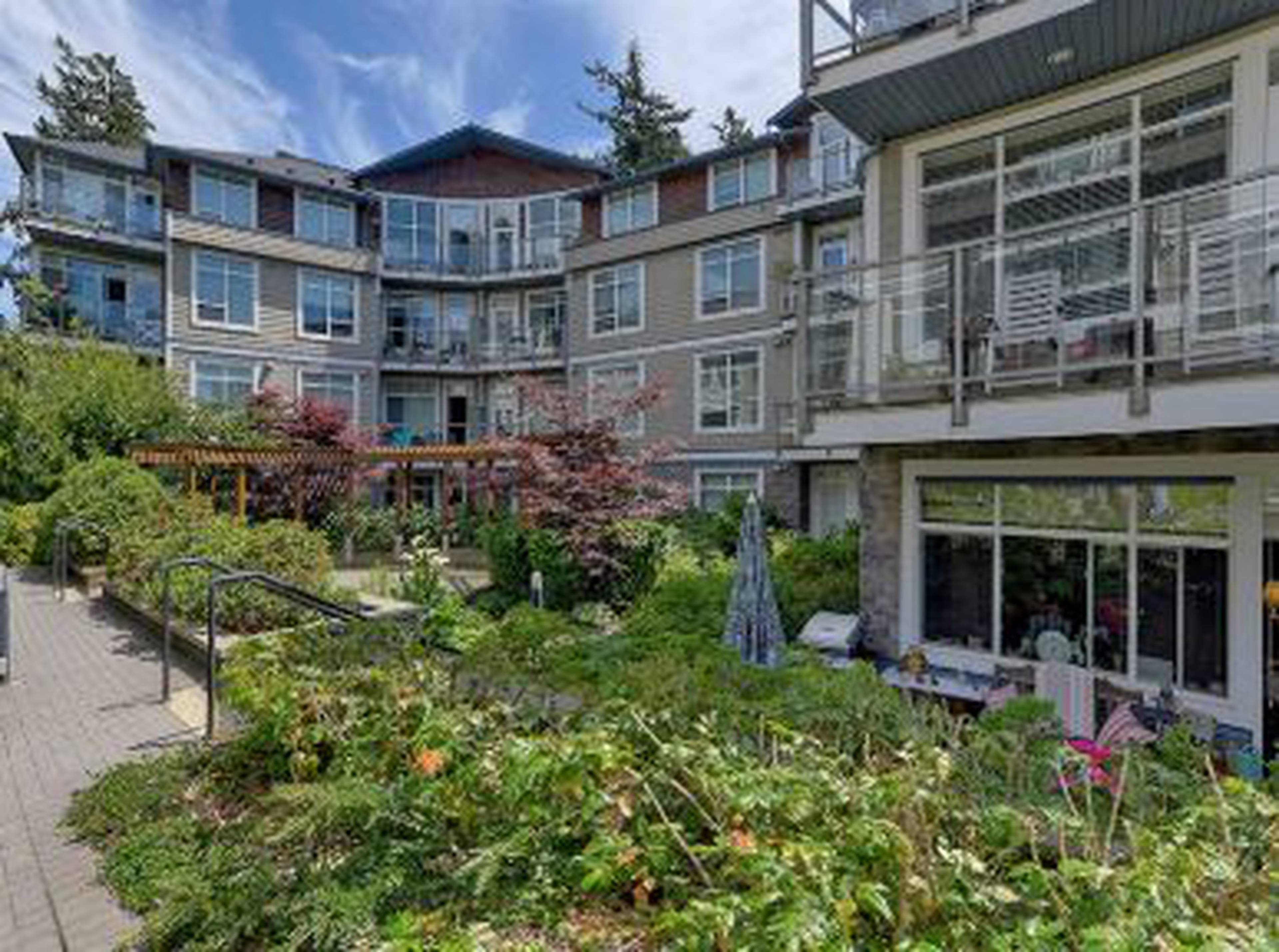 Fairway Ave Apartment Building
