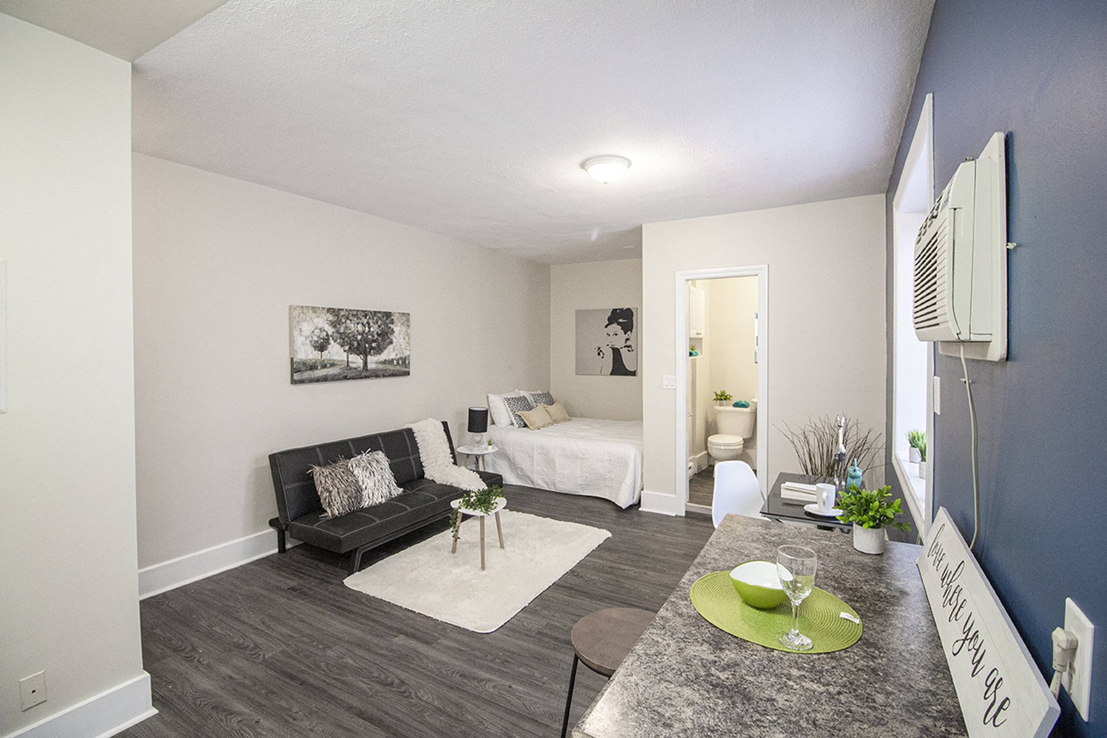 389 Balmoral Apartment Apartment Building