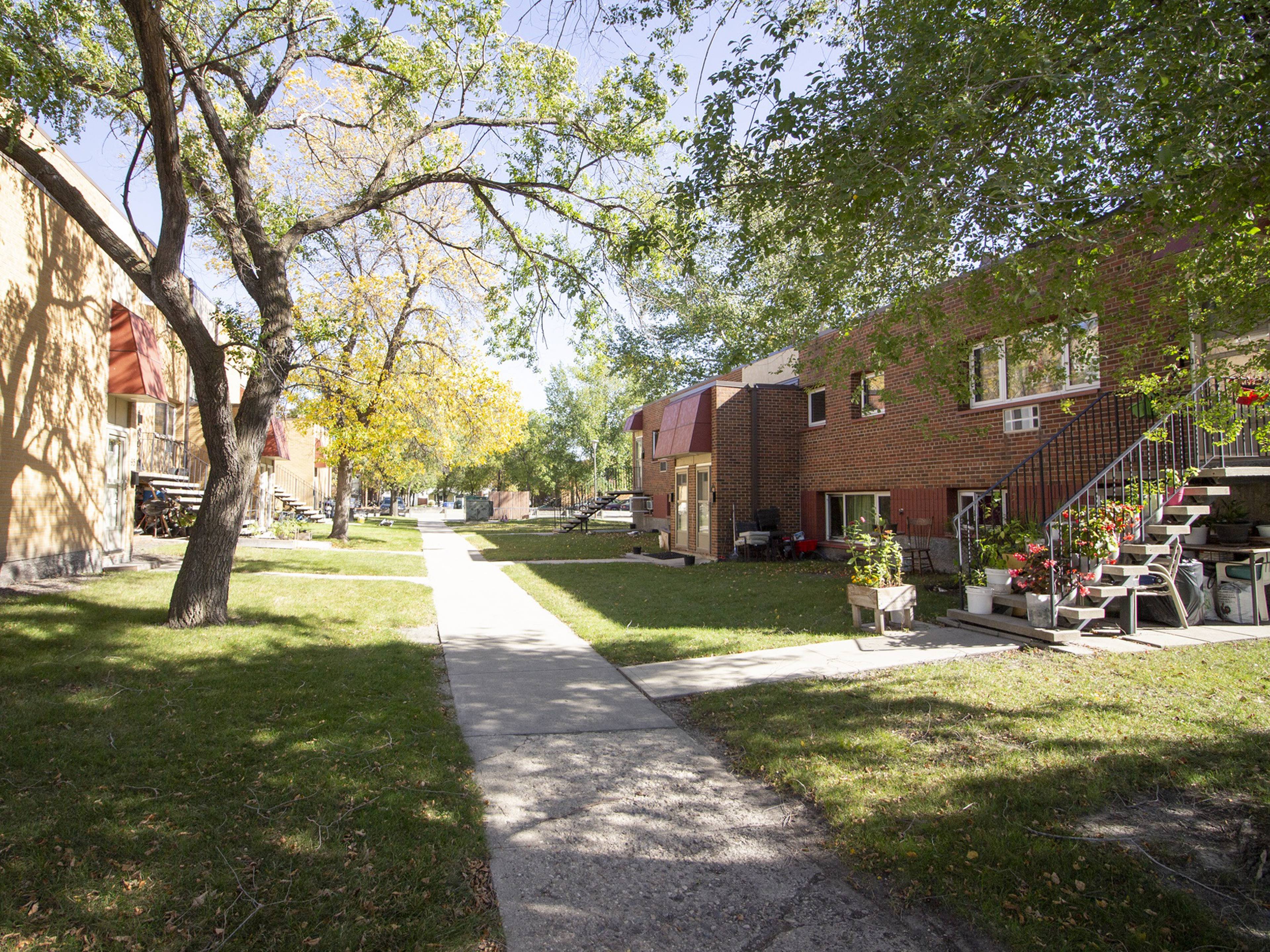 Adsum Gardens Apartments for Rent, 244 – 276 Adsum Drive, Winnipeg, MB - 2