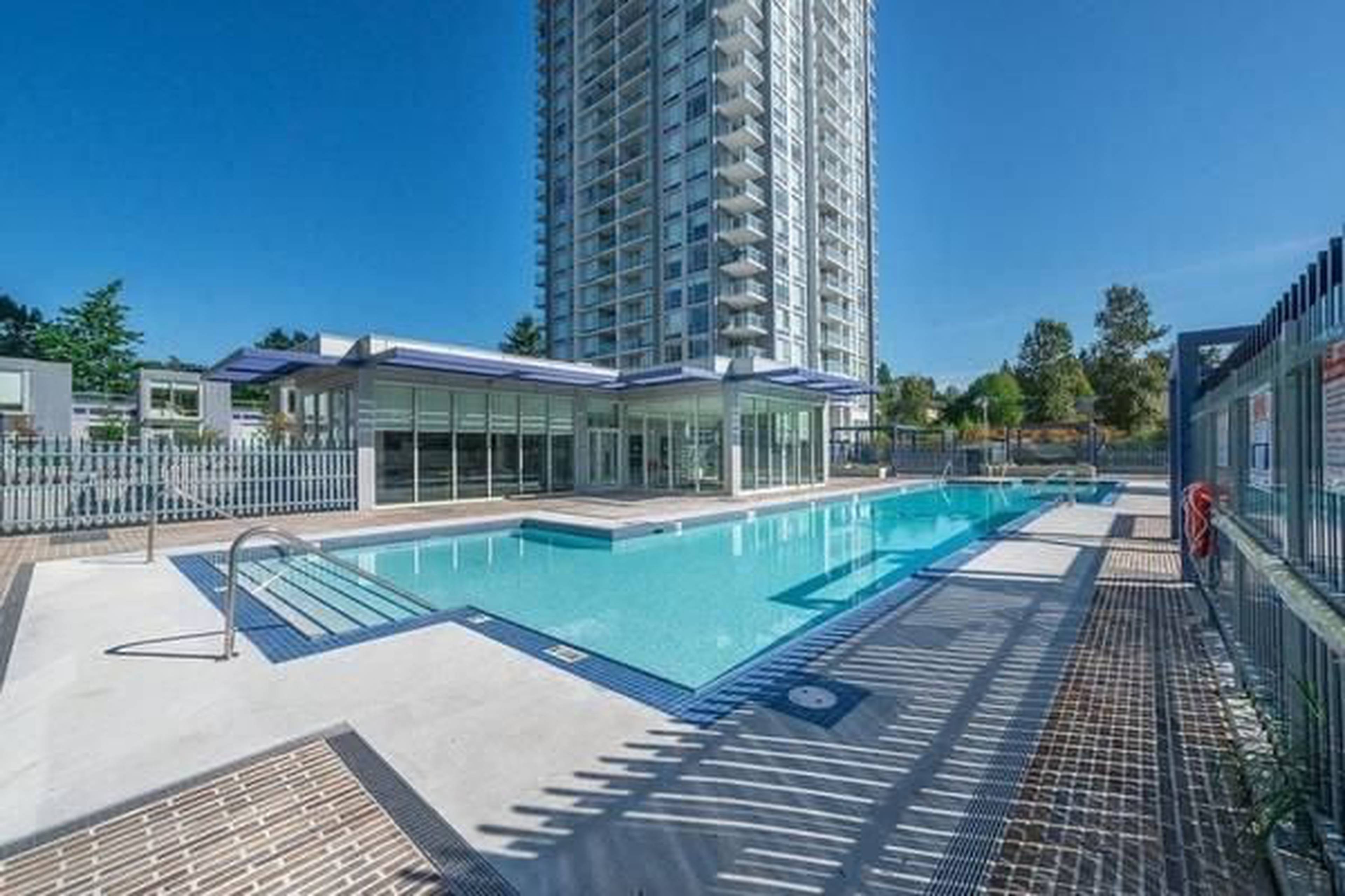 Park Avenue West Apartment Building
