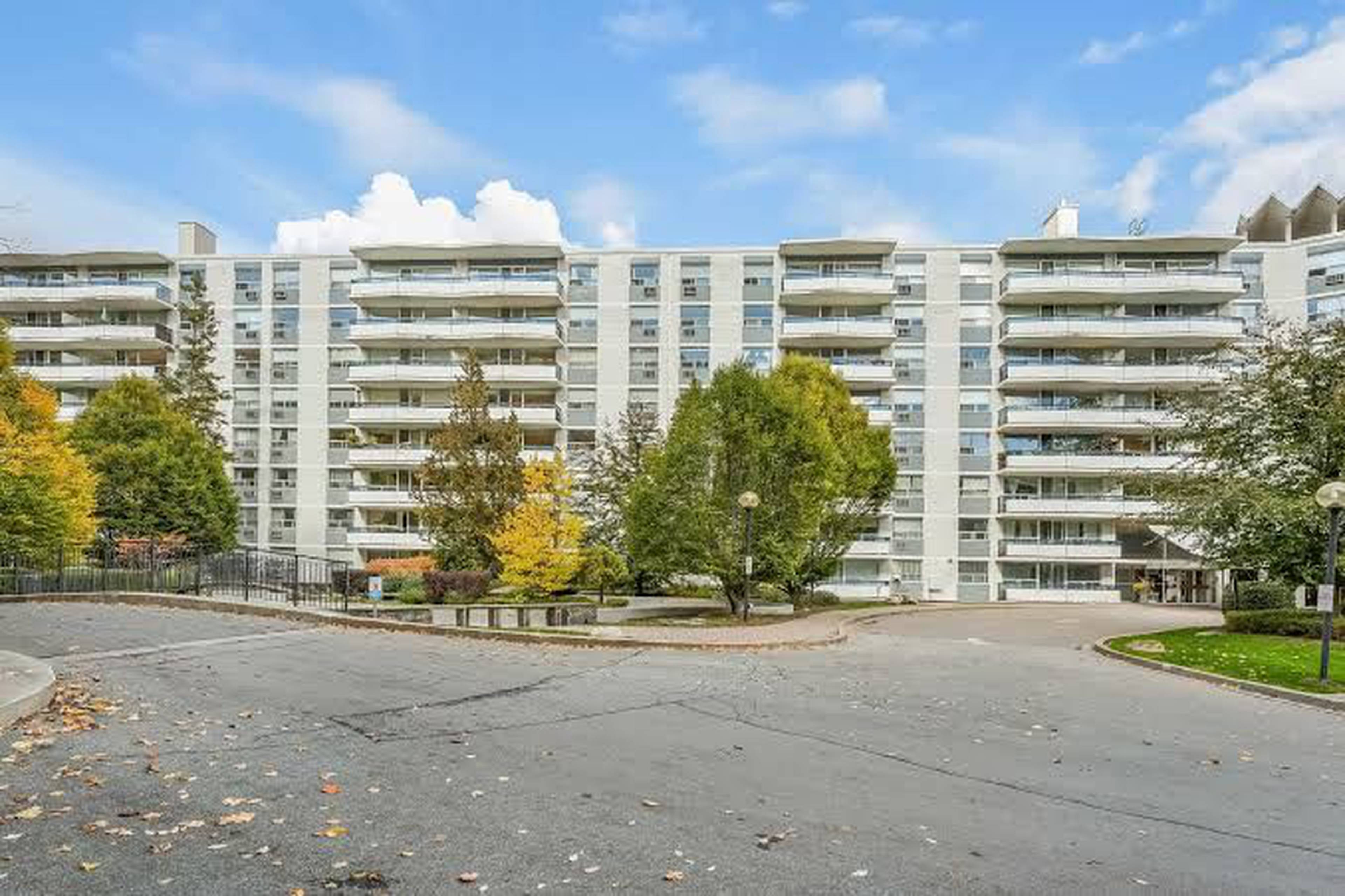 Yonge St Apartment Building