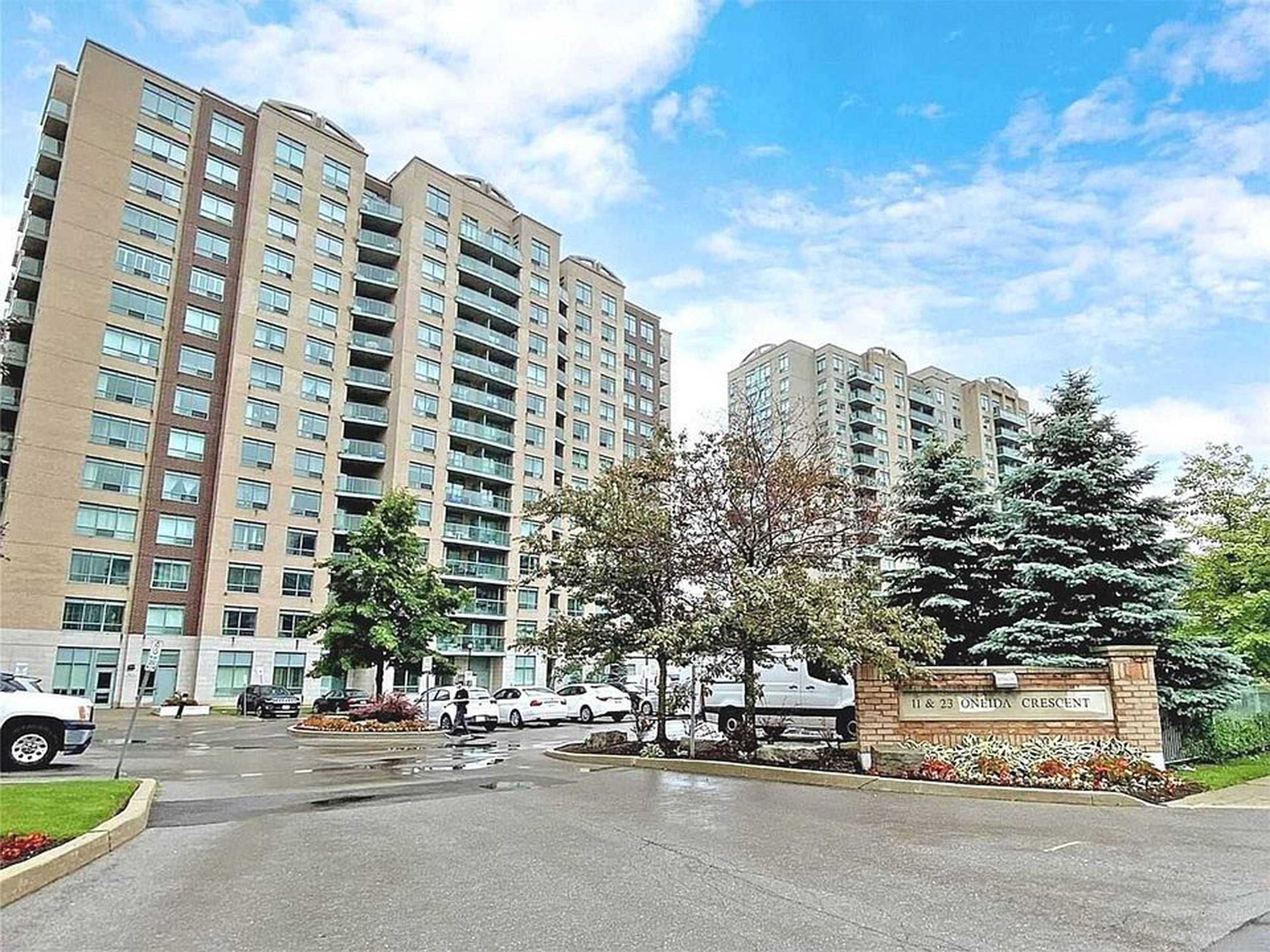 The Gates of Bayview Glen VI Apartment Building