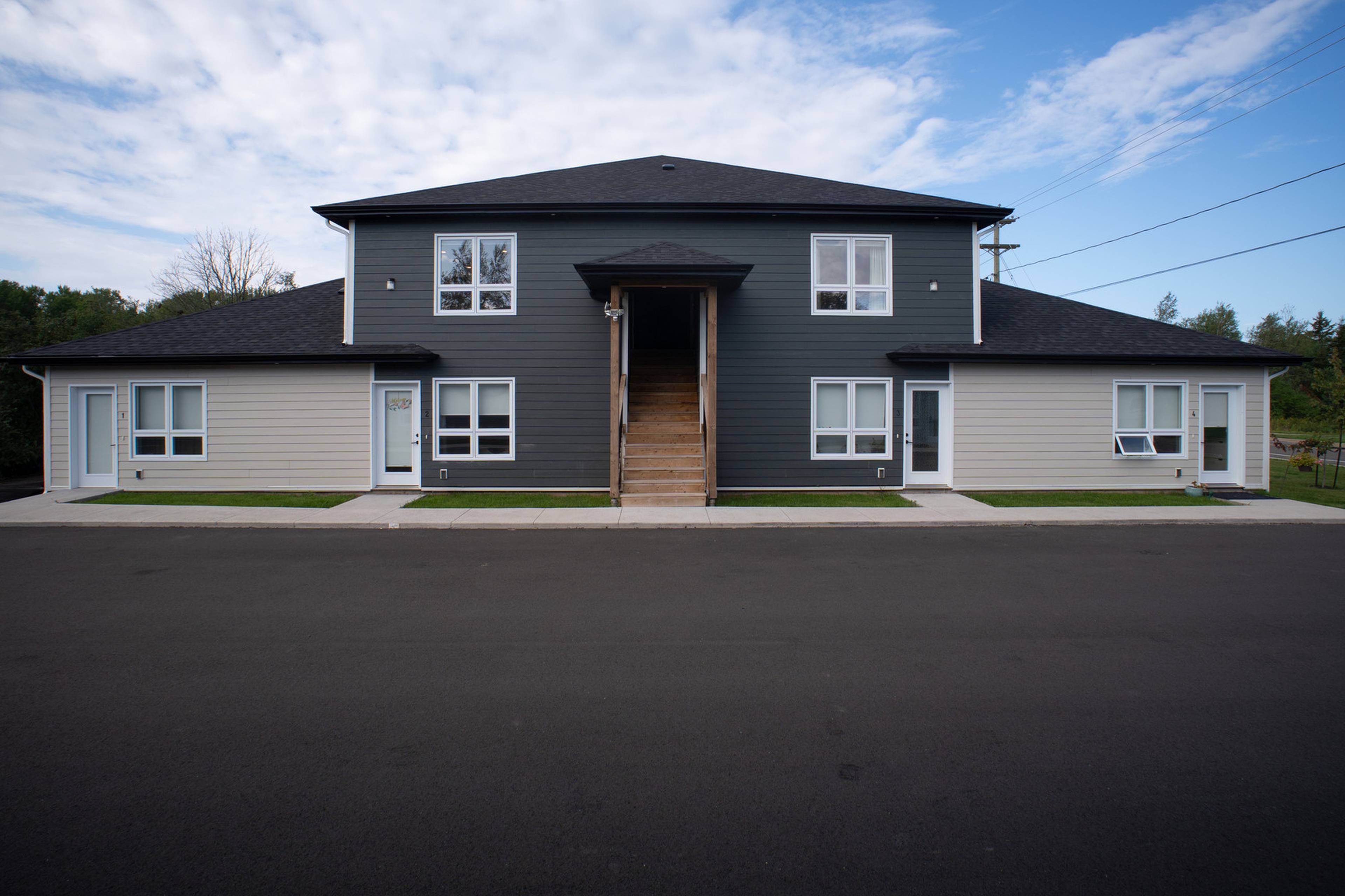 335 Breaux Bridge St. - FIRST MONTH FREE Apartment Building