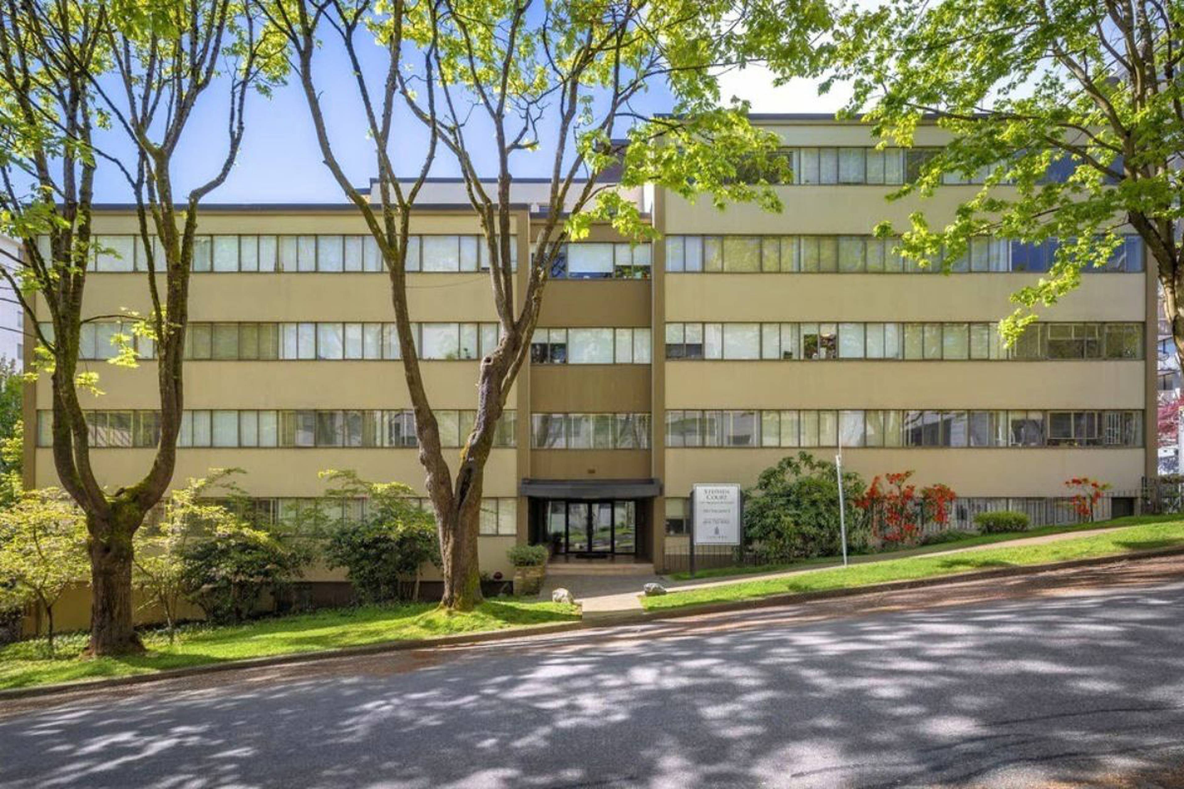 Stephen Court Apartment Building