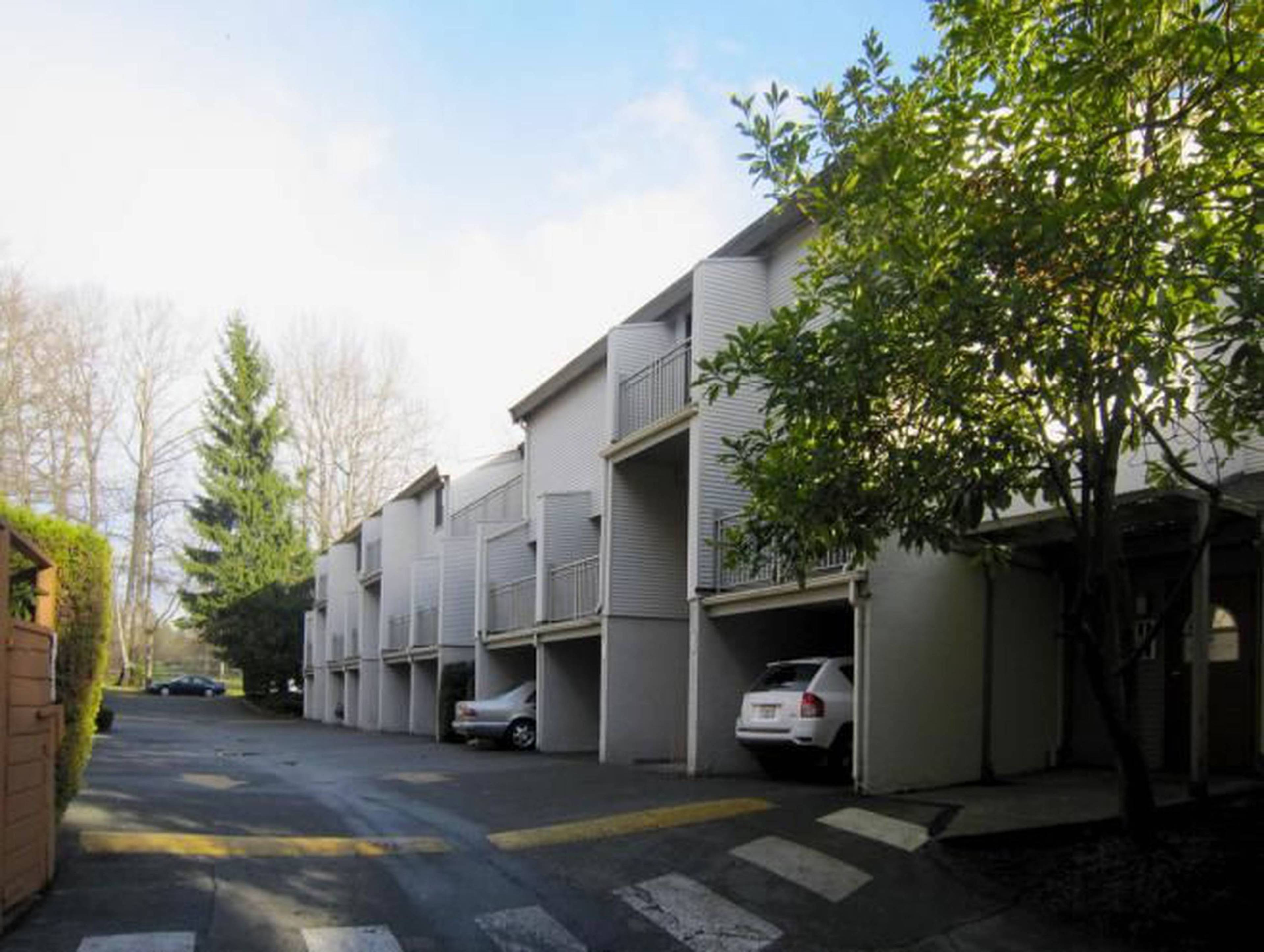 Southview Gardens Apartment Building